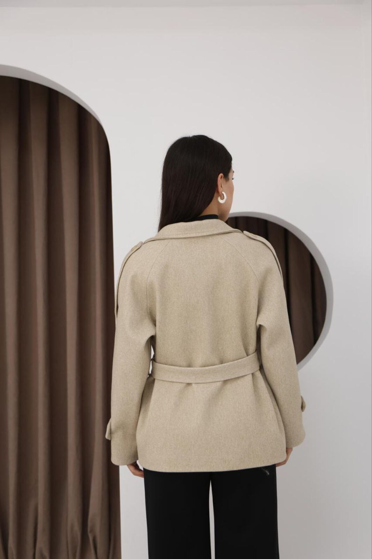 SLAY BUTİK  Dik Yaka Dönüştürülebilir Yakalı Kuşaklı Kısa Kaşe Kaban - Görsel 6