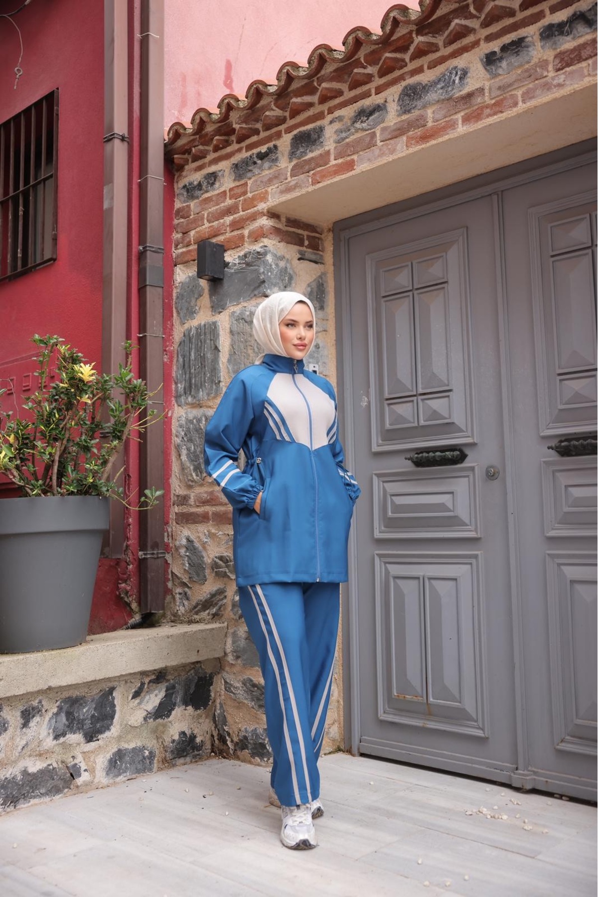 Hijab Tracksuit & Two Piece Bottom Top Set
