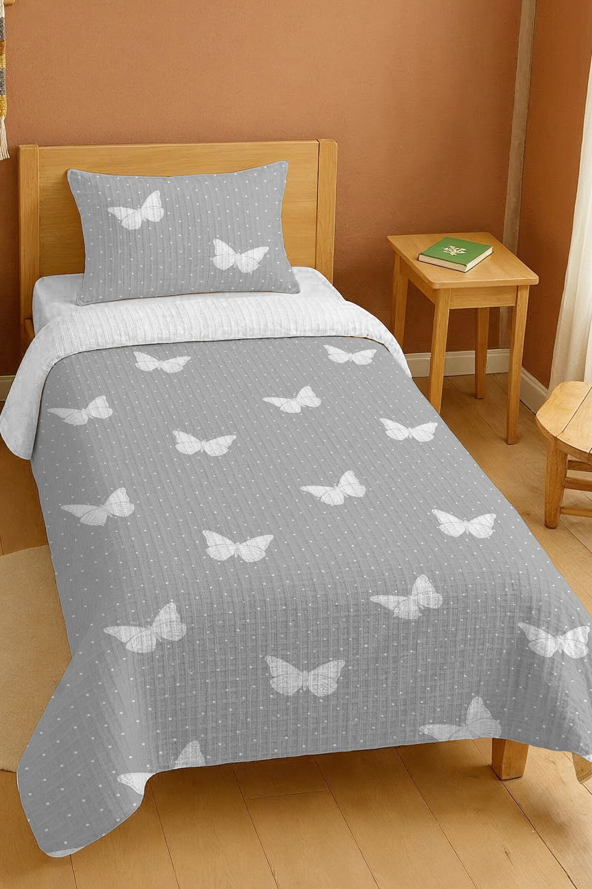 EVPANYA %100 Pamuk Gri Puantiyeli Kelebekler Desenli Tek Kişilik Pike Seti