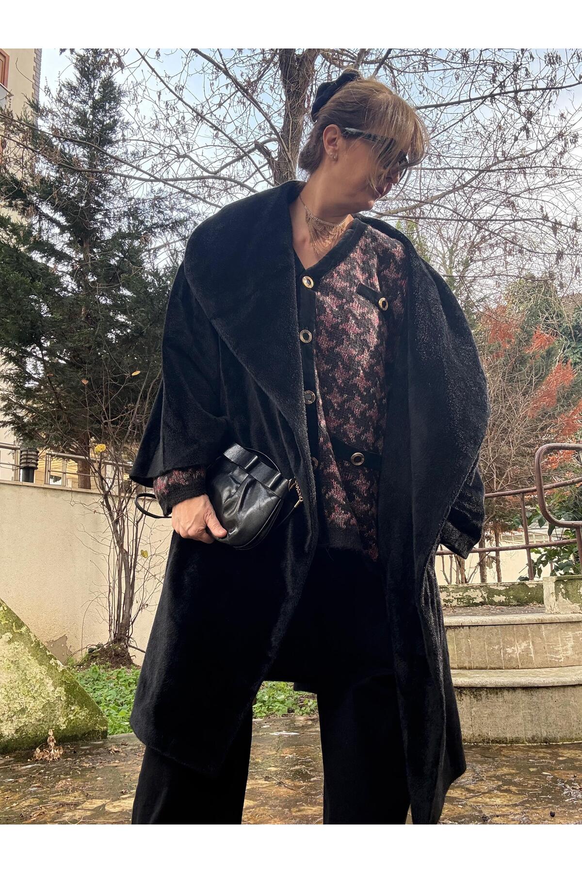 Retrokare  Siyah İthal Oversize İnce Peluş Palto - Görsel 5