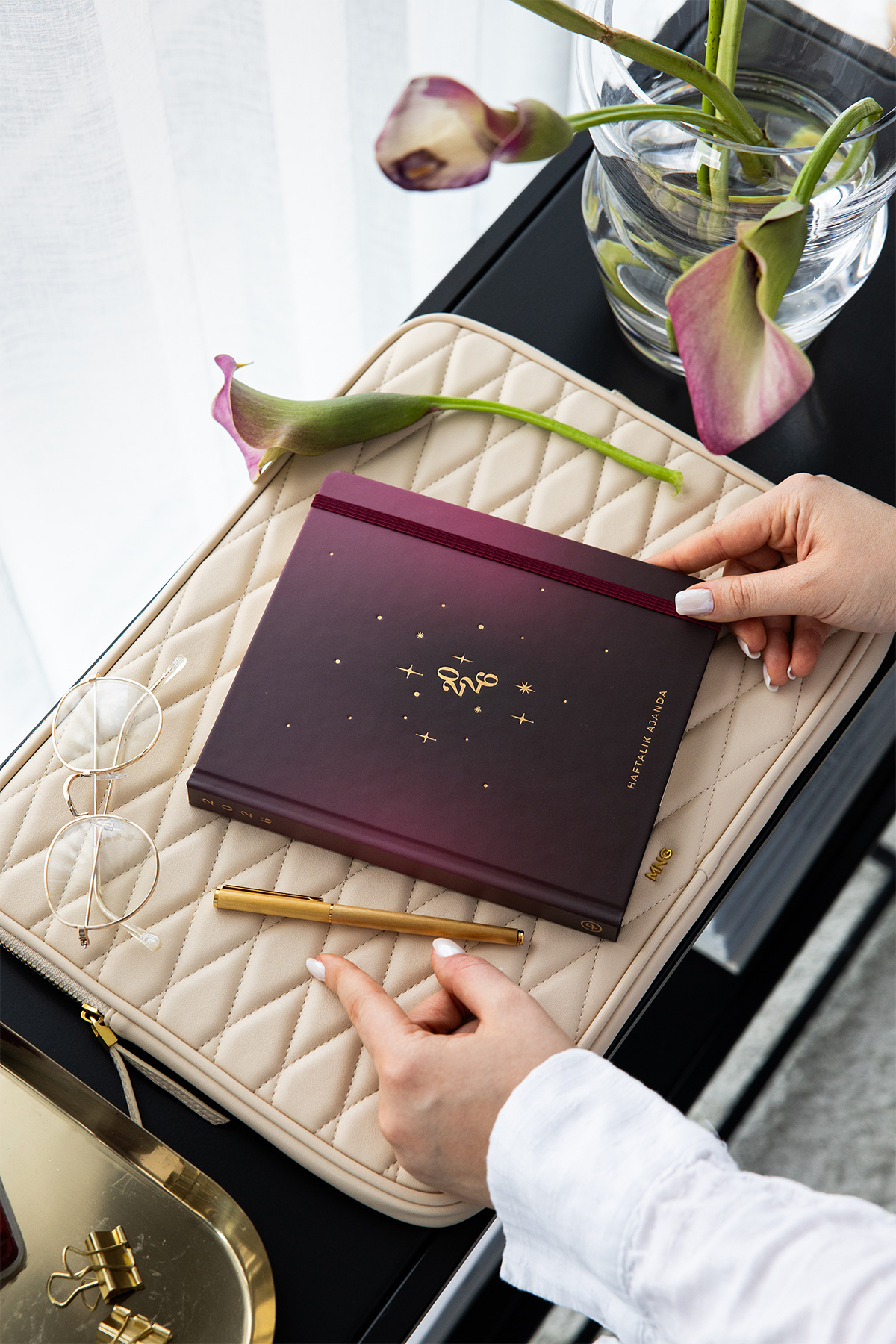 PAPERORA 2026 Dikey Haftalık Ajanda 12 Aylık Sert Kapak 18x20 cm - Bordo