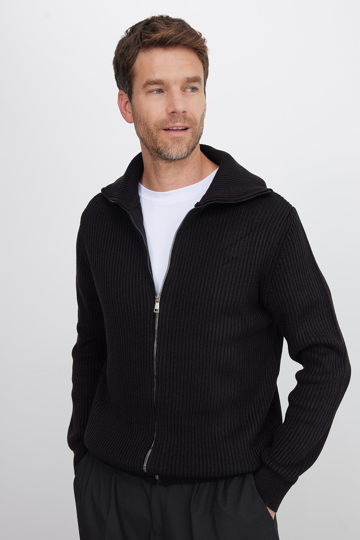 Tudors  Erkek Slim Fit Dik Yaka Fermuarlı Siyah Düz Hırka - Görsel 2