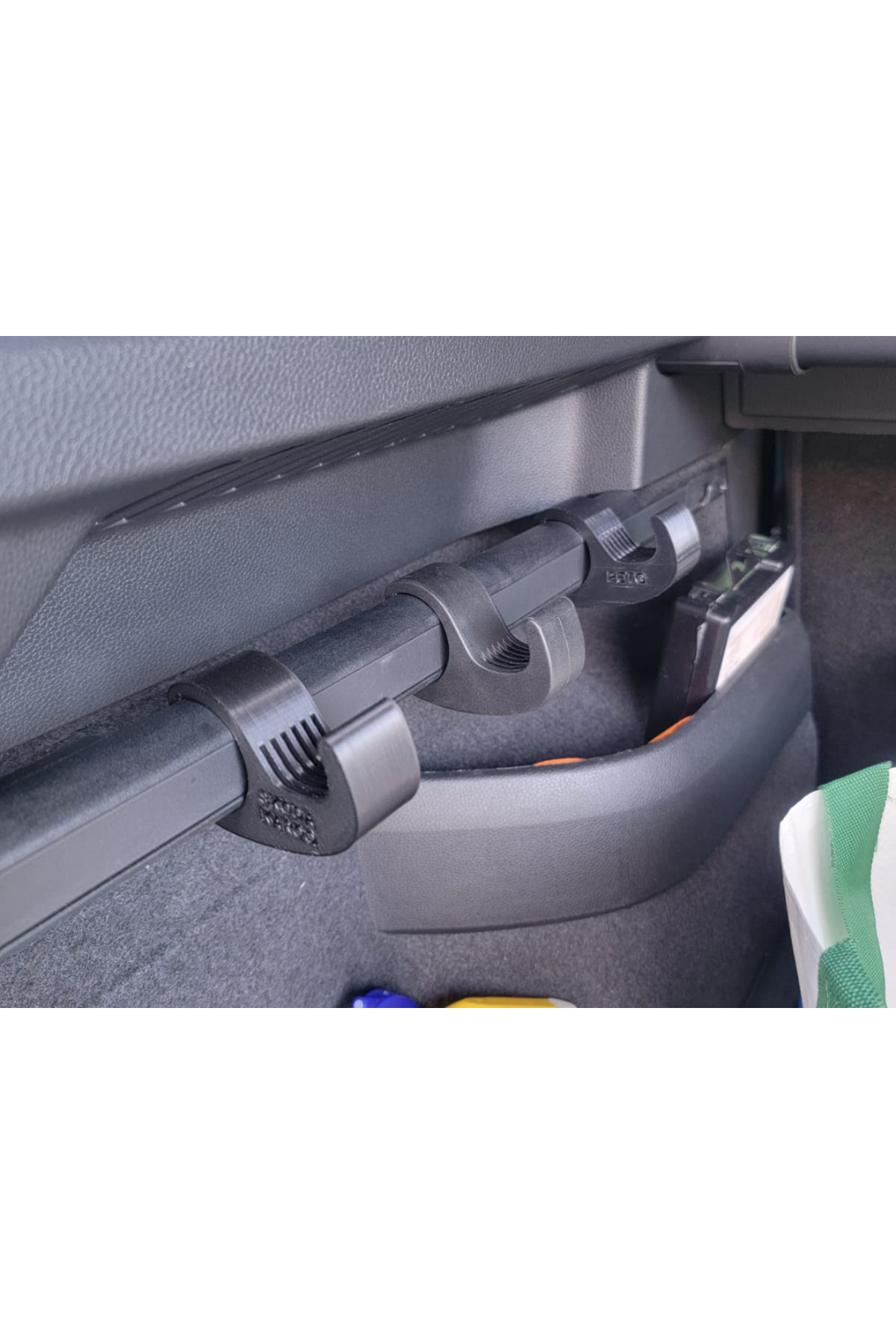 Devotech Skoda Karoq/Yeti/Kodiaq Uyumlu Bagaj Düzenleyici Askı Aparatı – 3’lü Set