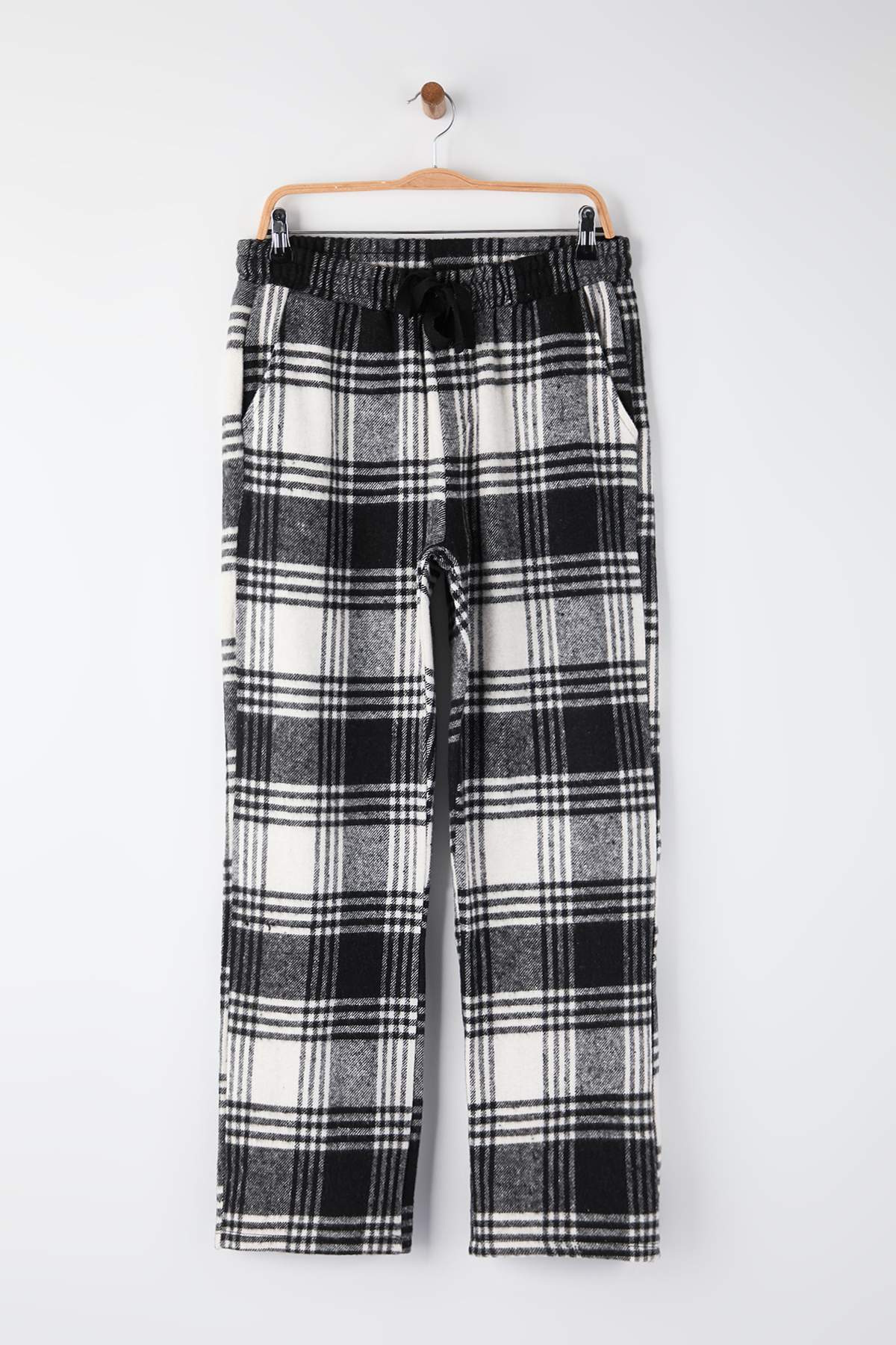 Trendyolmilla Man Siyah Geniş Kesim Ekose / Kareli Dokuma Pijama Altı Eşofman THMAW21PJ0013