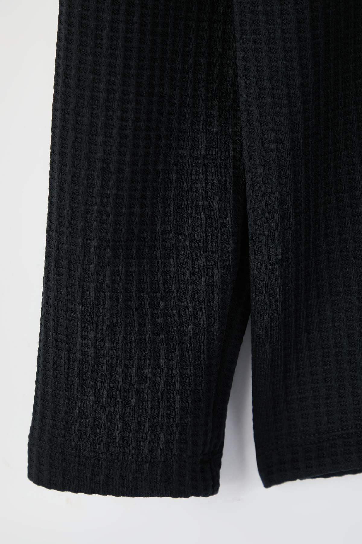 Trendyolmilla  Siyah Relaxed Kesim Waffle Dokulu Polo Yaka Sweatshirt TMNAW26SW00058 - Görsel 7