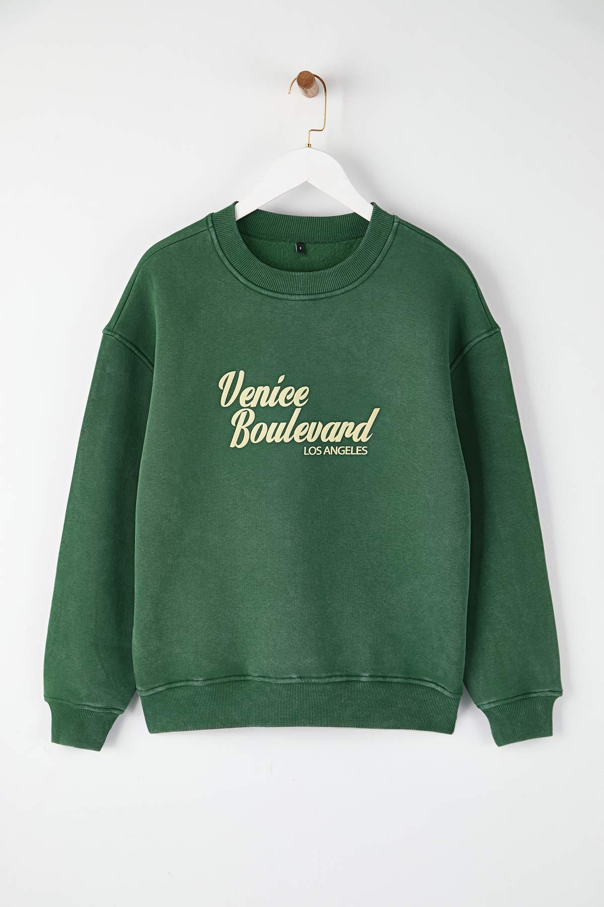 Trendyolmilla  Yeşil Yıkamalı Slogan Baskılı Oversize/Geniş Kalıp Kalın İçi PolarlıÖrme Sweatshirt TWOAW26SW00248 - Görsel 5