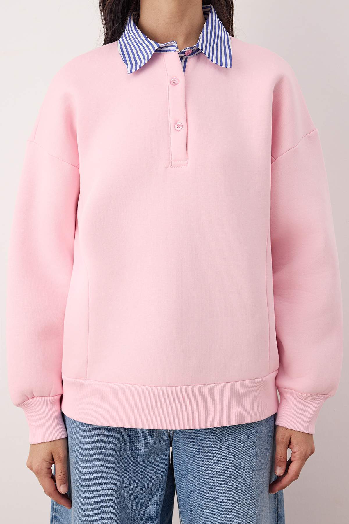 Trendyol Collection Pink Woven Garni Detailed Oversize Fit Polo Neck Thick Fleece Knitted Sweatshirt Twoaw26Sw00116