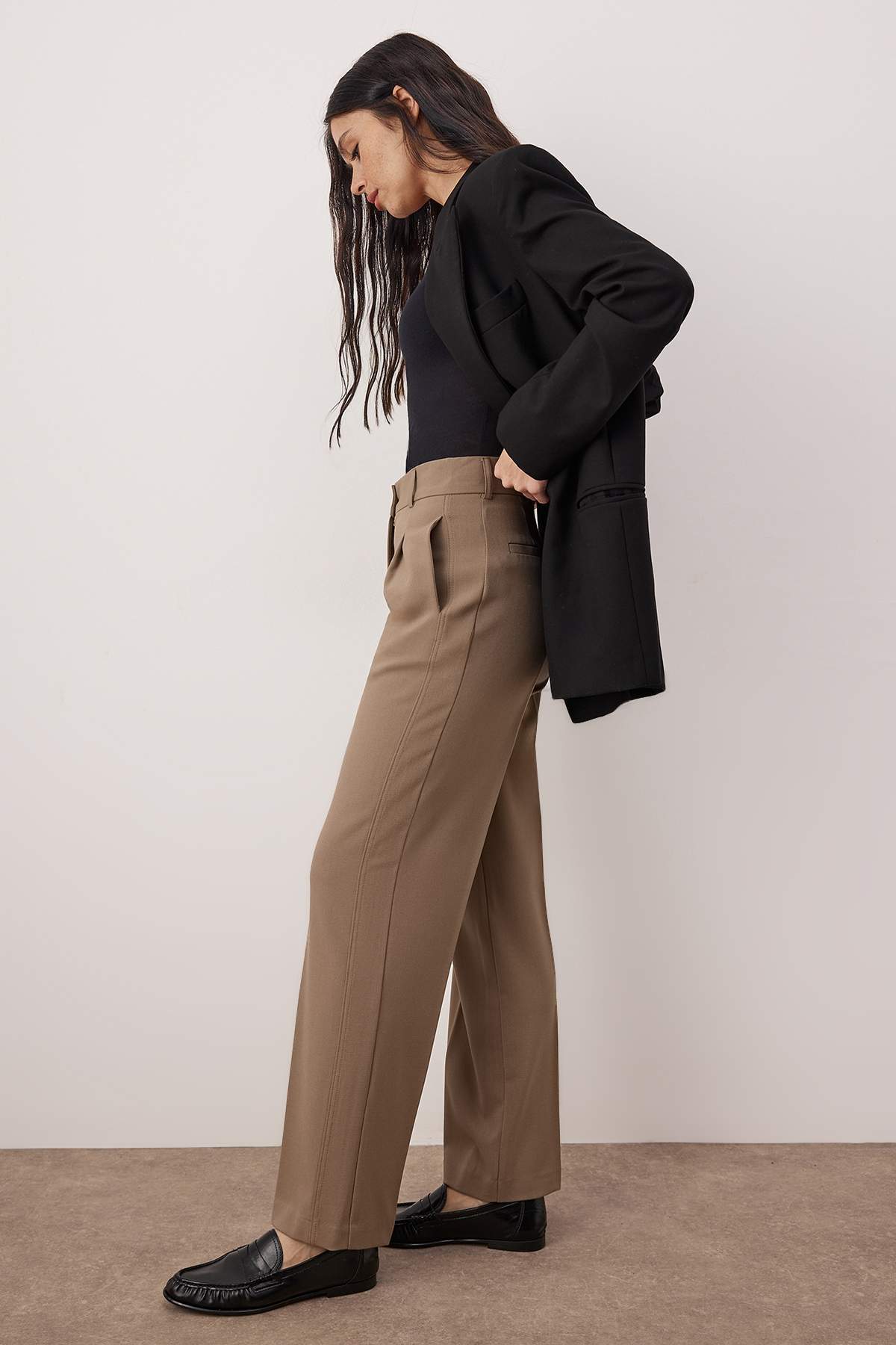 Trendyolmilla  Bej Wide Leg Geniş Paça Pileli Dokuma Pantolon TWOAW25PL00105 - Görsel 2