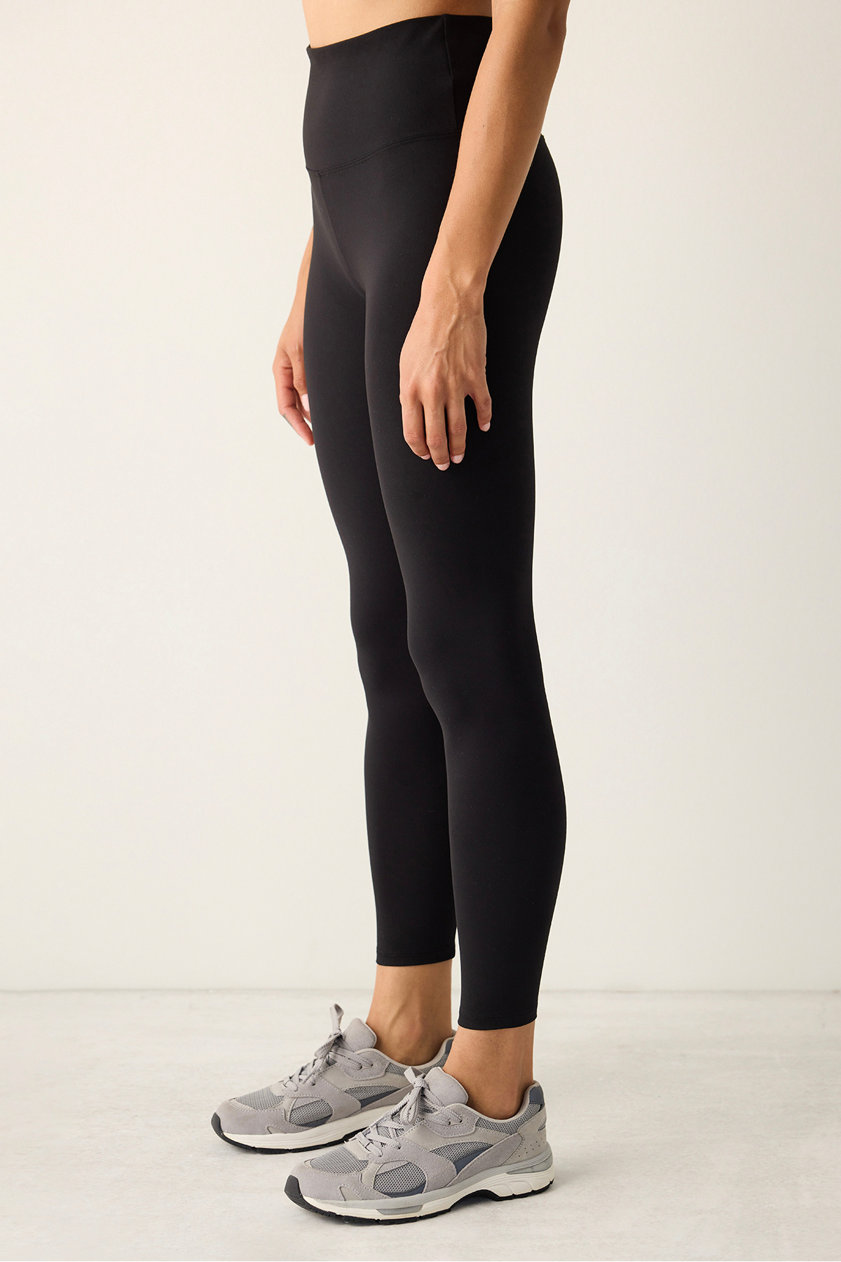 Penti Siyah Soft Feel Tayt