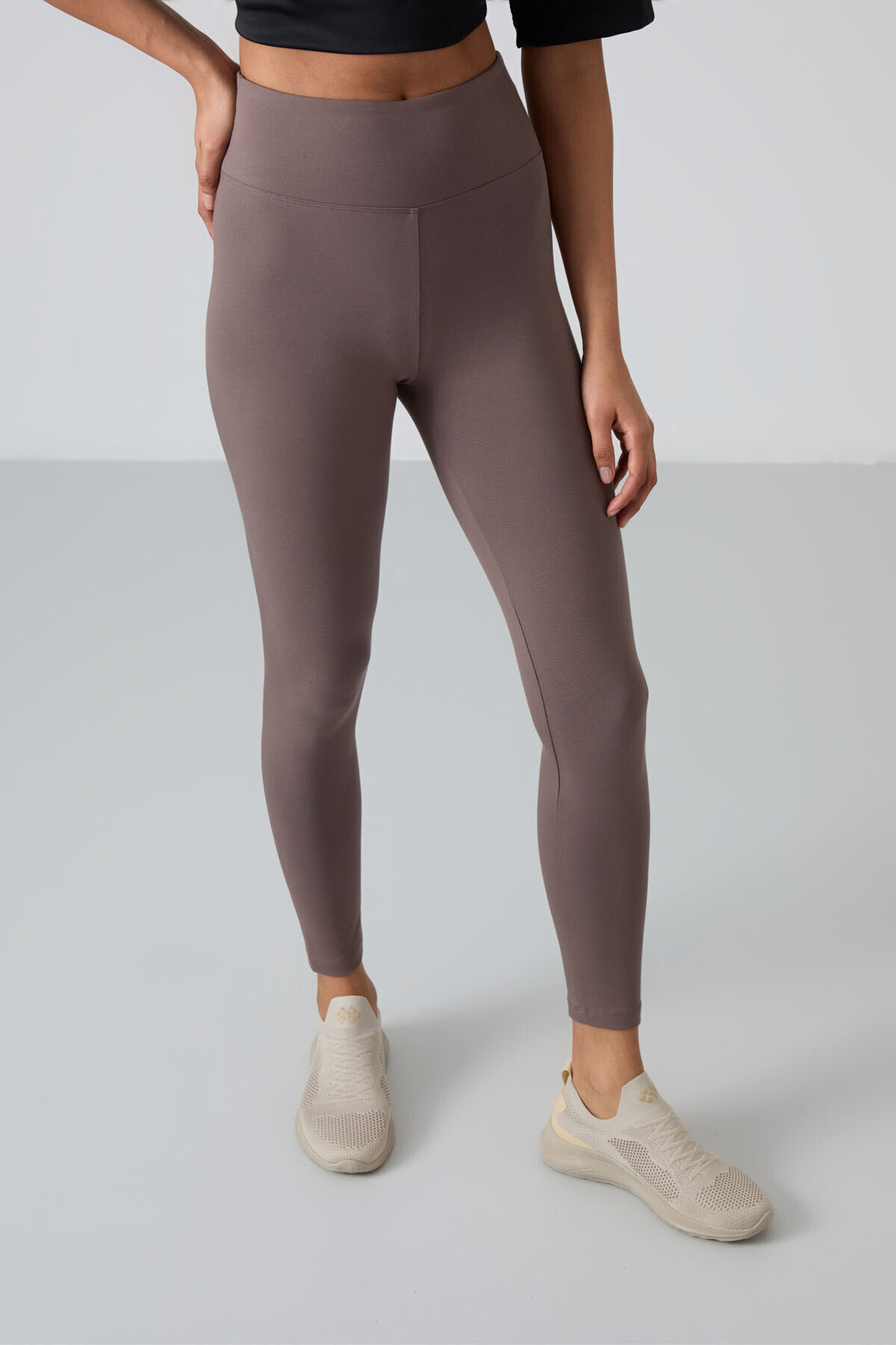 TOMMY LIFE Kahverengi Yüksek Bel Toparlayıcı Slim Fit Dar Paça Kadın Tayt - 94011 görsel 4