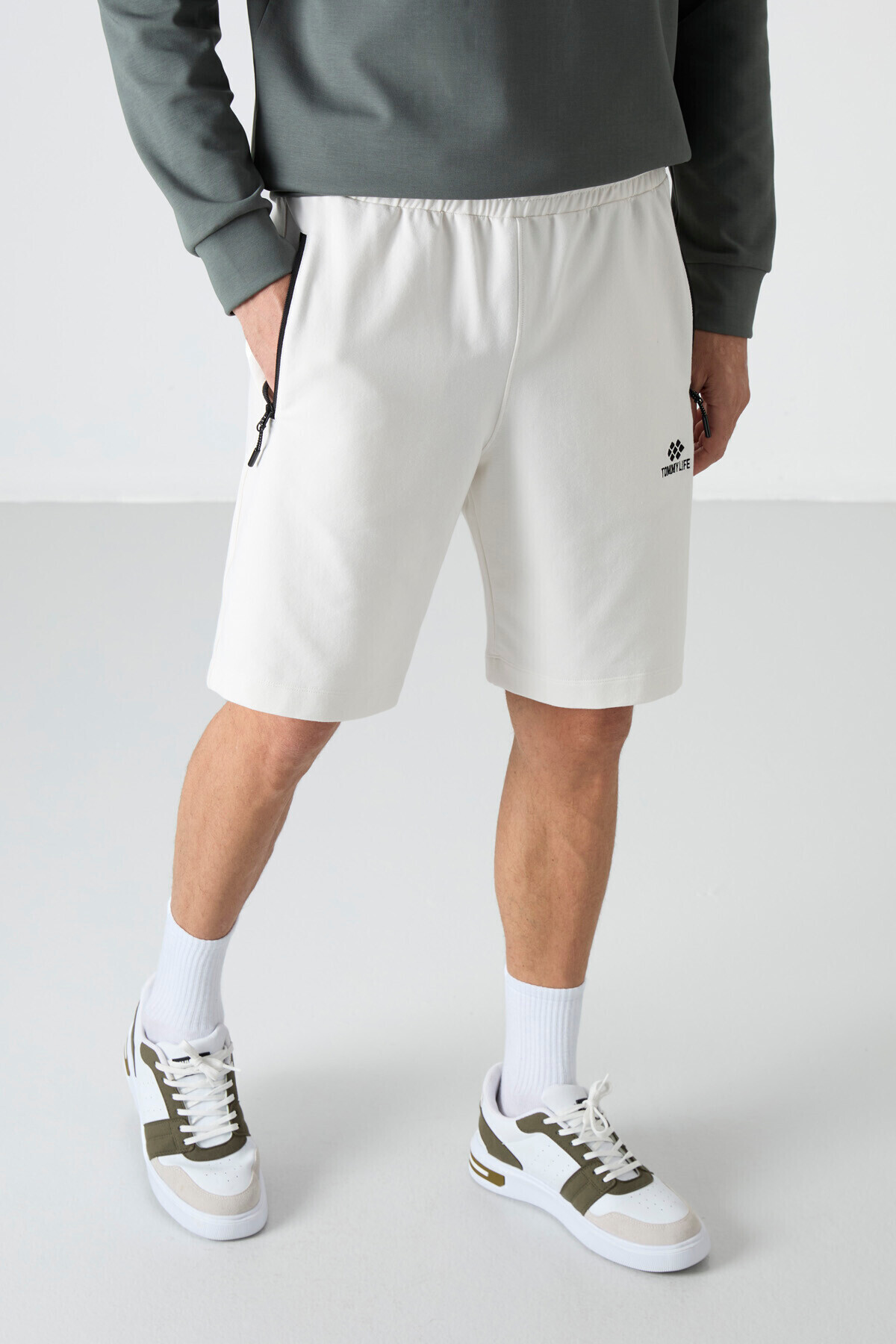 TOMMY LIFE  Ekru Gizli Fermuar Arka Cepli Bağcıklı Standart Kalıp Erkek Şort - 81136 - Görsel 6
