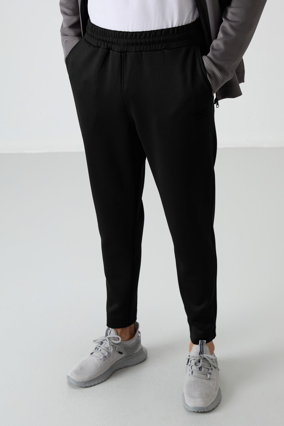 ست لباس ورزشی مردانه سبوس دارک خاکستری - Black Scuba Fabric - 85199 — رنگارنگ A13ER-85199 — تصویر 4 از 8