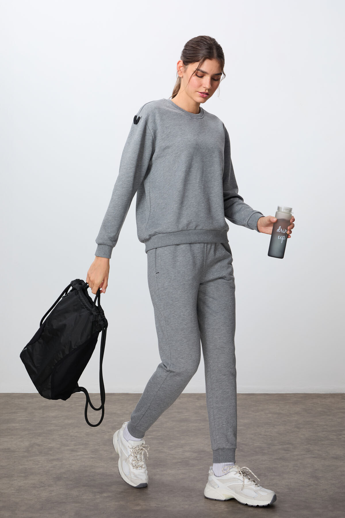 Gray Melange Compact Cotton Thick Smooth Textured O-Neck Oversize Fit Women's Tracksuit - 95341