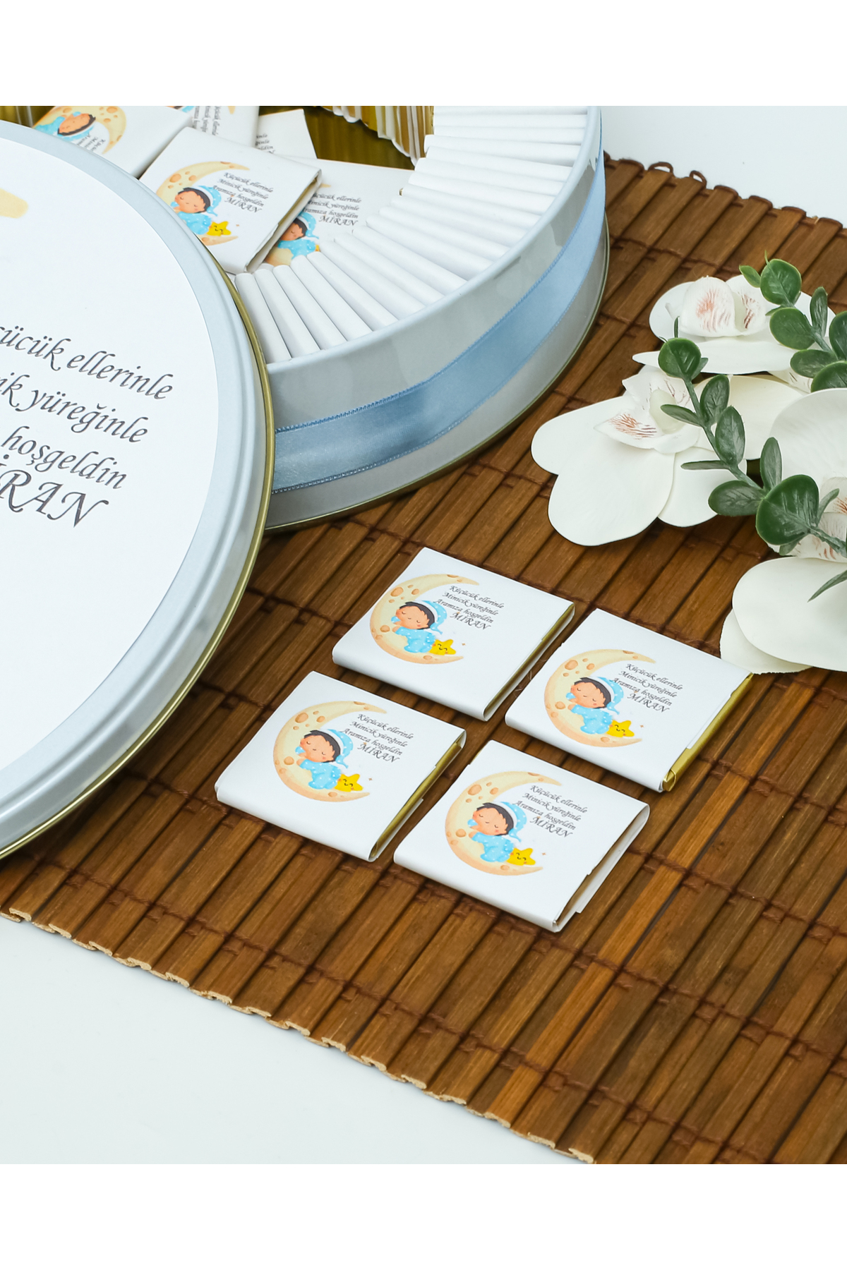 Angel Gift Chocolate 100 Adet Ayda Uyuyan Erkek Bebek Hediyelik Hoşgeldin Doğum Çikolatası fotoğrafı 4 (önizleme)