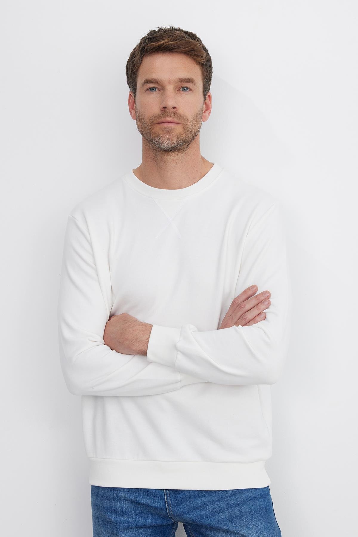 Tudors  Unisex Relax Fit Rahat Kesim %100 Pamuk 3 İplik Basic Beyaz Bisiklet Yaka Sweatshirt - Görsel 2