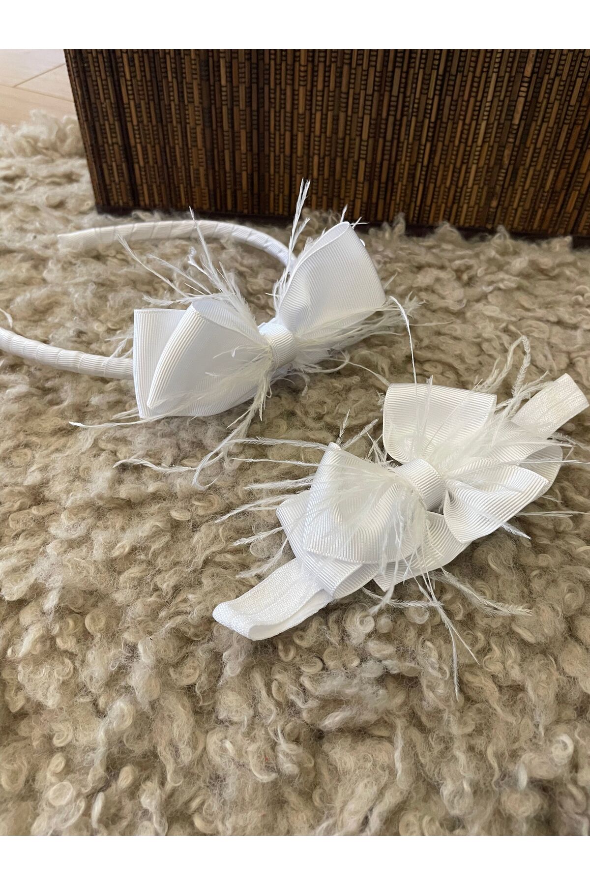 Rengarenk Minikler Beyaz Tuylu Fiyonklu Anne Bebek Lohusa Taç Takımı – Taç – Taç – Taç fotoğrafı 7 (önizleme)