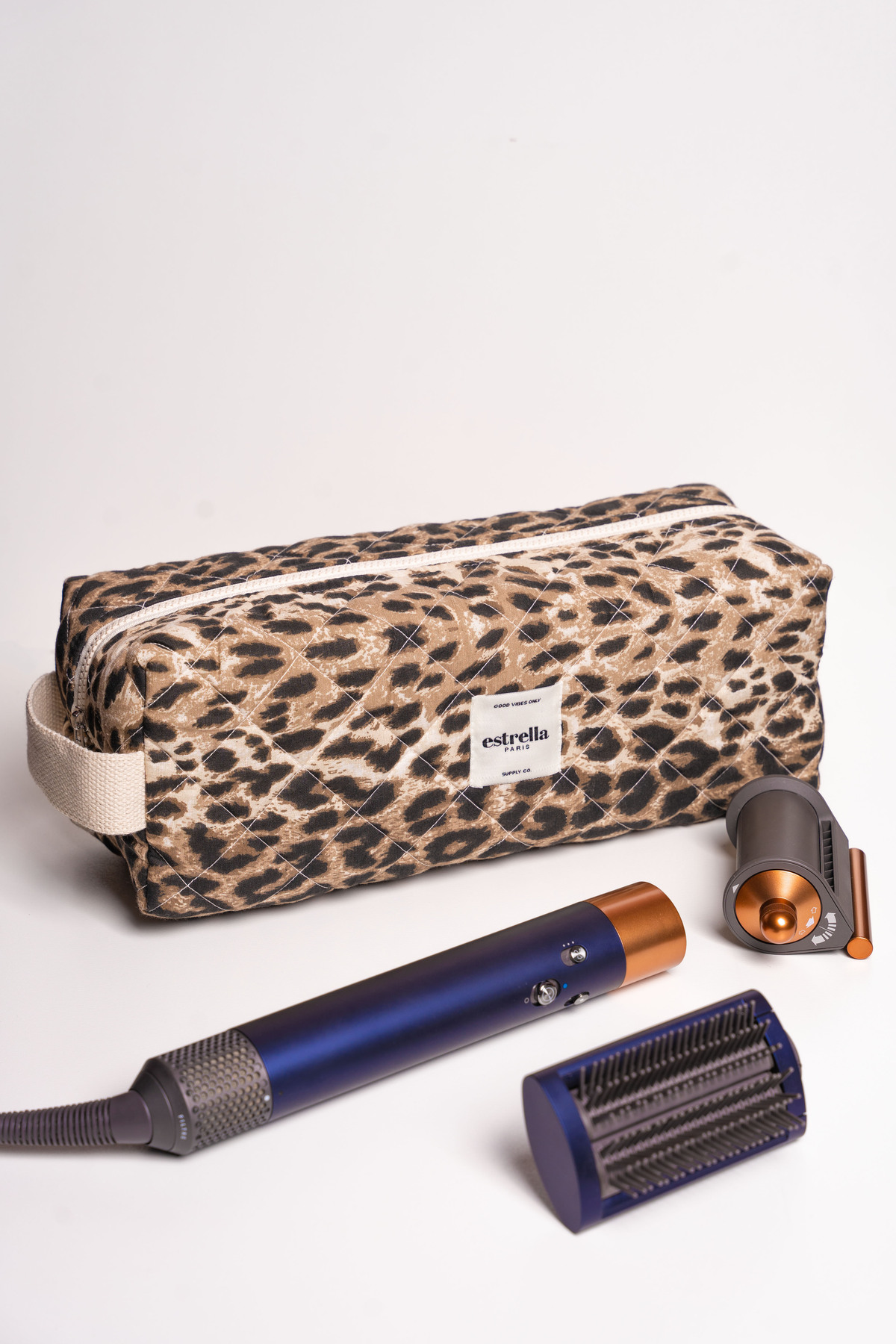 Leopar Dy-son Airwrap ve Tüm Saç Şekillendiriciler için XL Boy Seyahat, Makyaj Çantası Leo-KARE — رنگارنگ PP4646