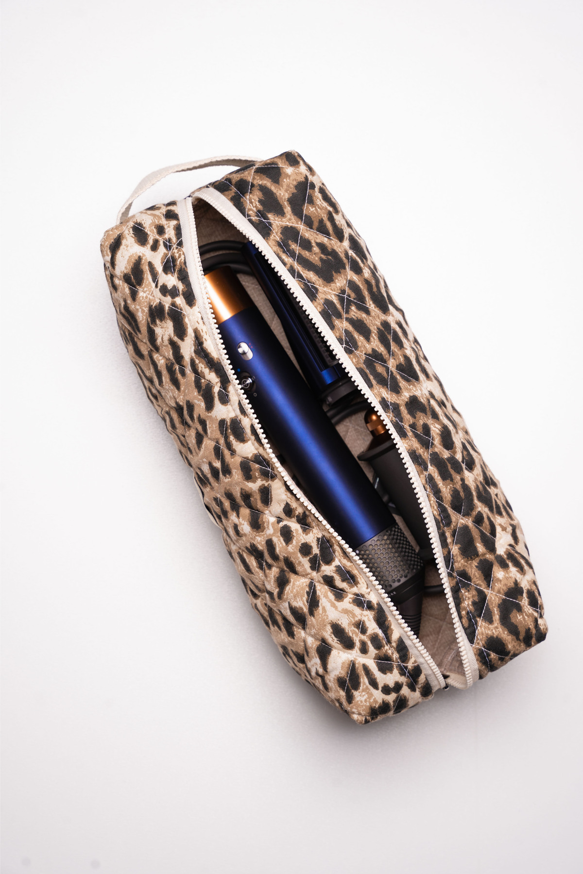 Leopar Dy-son Airwrap ve Tüm Saç Şekillendiriciler için XL Boy Seyahat, Makyaj Çantası Leo-KARE — رنگارنگ PP4646 — تصویر 3 از 5