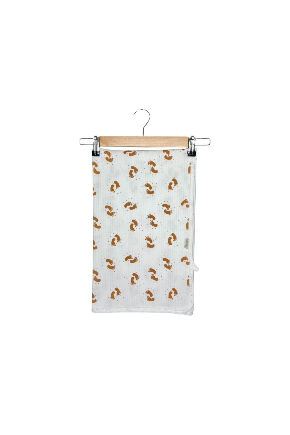 Skygo Raporlu Ayak İzi Desenli Bebek Battaniyesi – 12 Ay – Uni