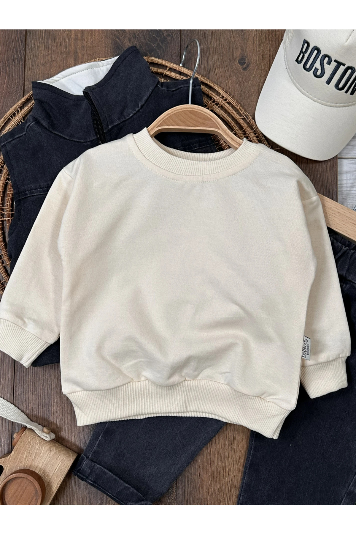 Bolly Baby Boston Yelekli Şapkalı Oversize Sweatshirt Likralı Kot Erkek Bebek Takım fotoğrafı 5 (önizleme)