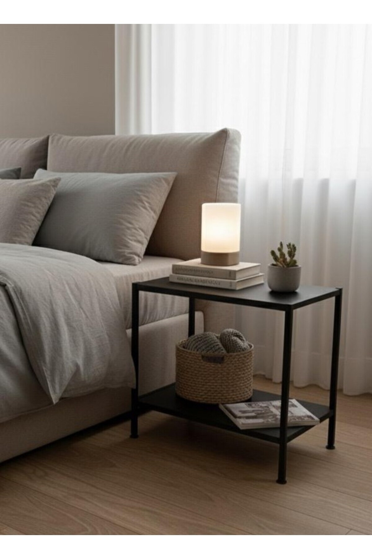 PEKA Modern Çift Raflı Komodin – Çok Amaçlı Metal Ayaklı Yan Sehpa