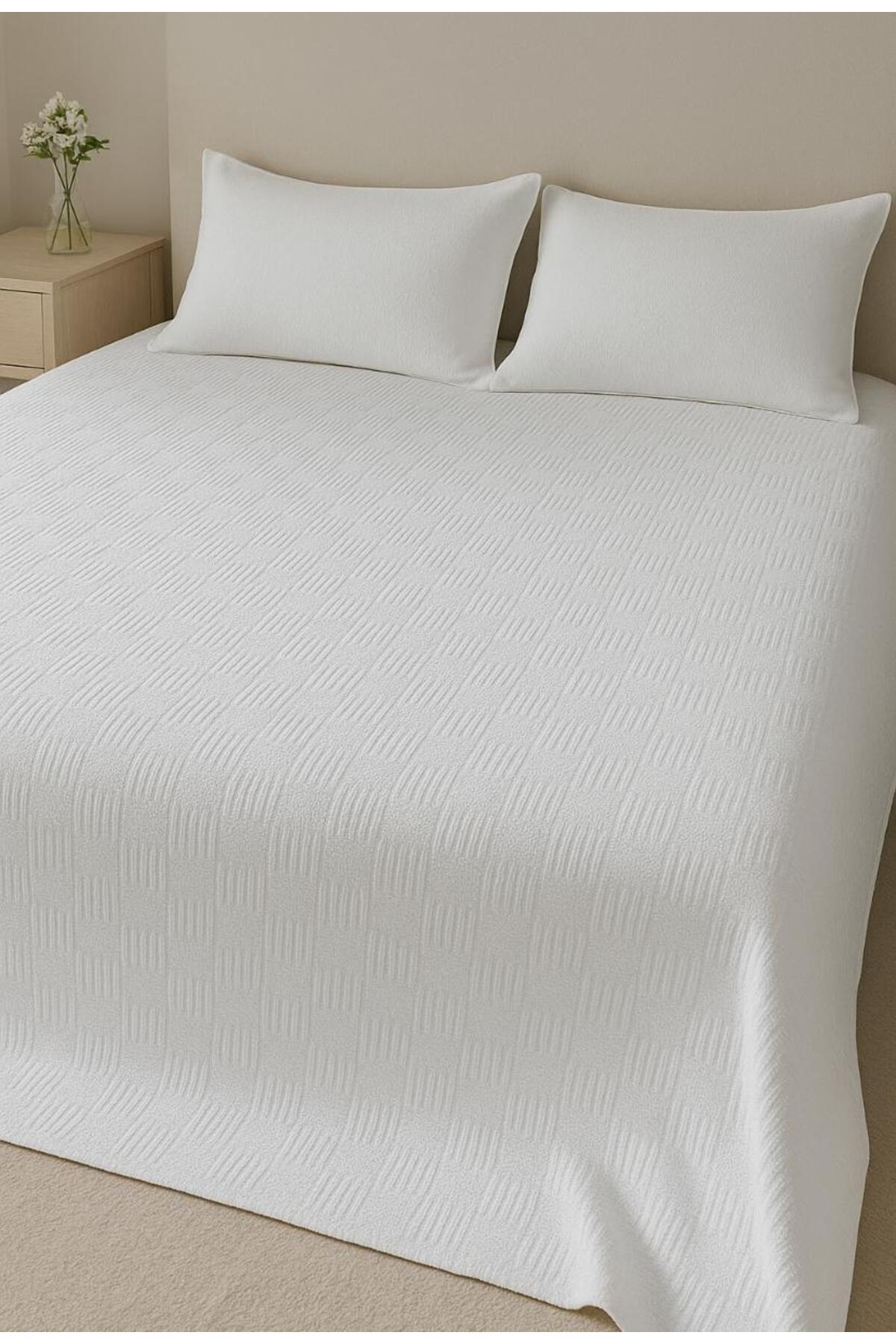 POYFAM %100 Pamuk Küçük Dama Desenli Yatak Örtüsü Otel Tipi Beyaz