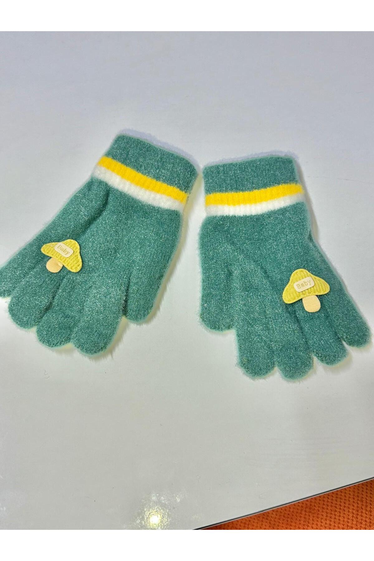 JHTshop kız çocuk Örme Jakarlı Sıcak Beş Parmak Eldiven Sevimli kucaklama Ayı nakışlı 4-8 yaş fotoğrafı 2 (önizleme)