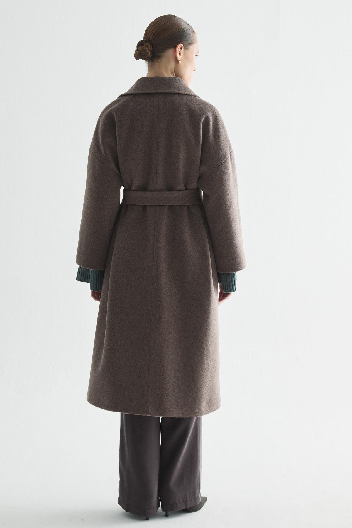 Zeyyen  KAŞMİR DOKULU KUŞAKLI UZUN KABAN KAHVERENGİ - Görsel 9