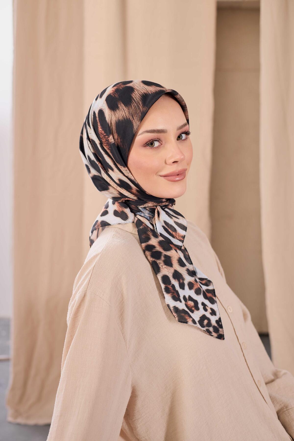 Kahve Siyah Leopar Desenli Pamuk Soft Eşarp