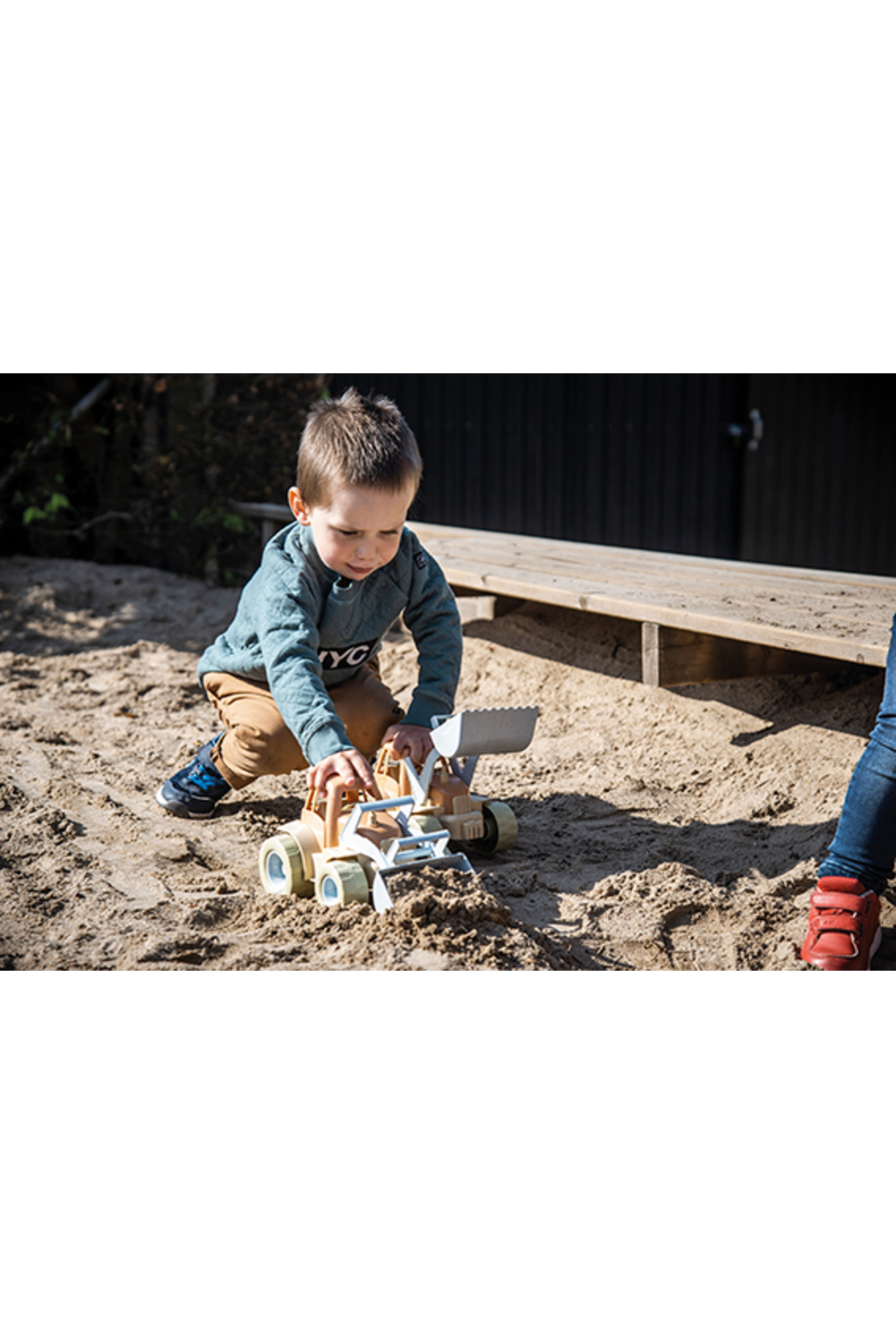 تراکتور اسباب‌بازی زیست‌پلاستیکی