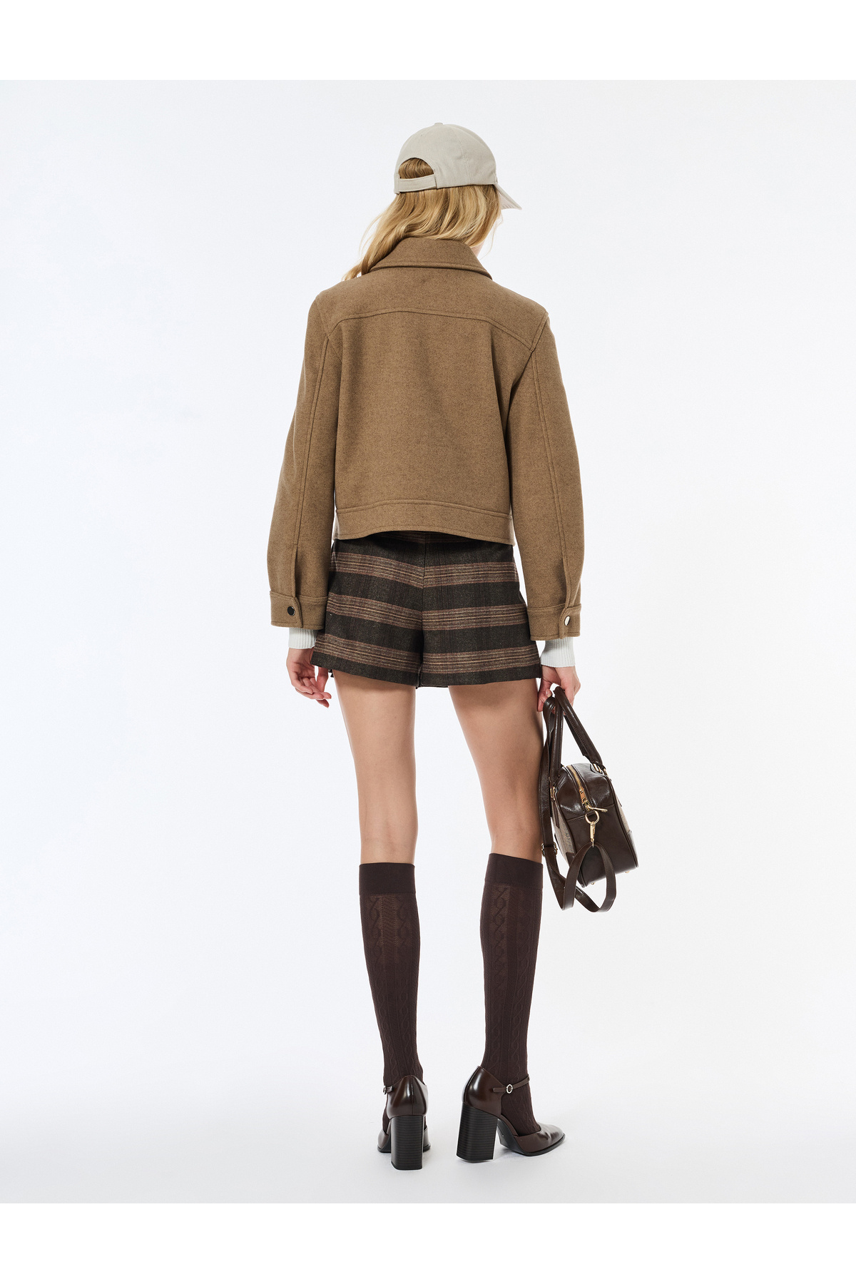 کاپشن کوتاه کوتون پشمی جیب‌دار آستین بلند زیپ‌دار