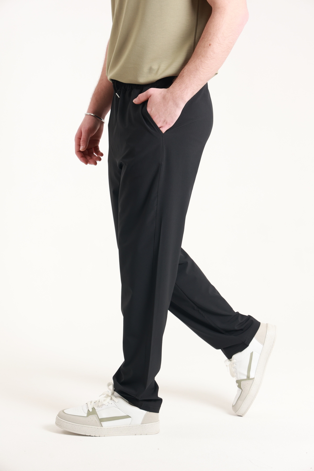 بنطلون رياضي رجالي فضفاض من قماش المظلة بقصة واسعة...