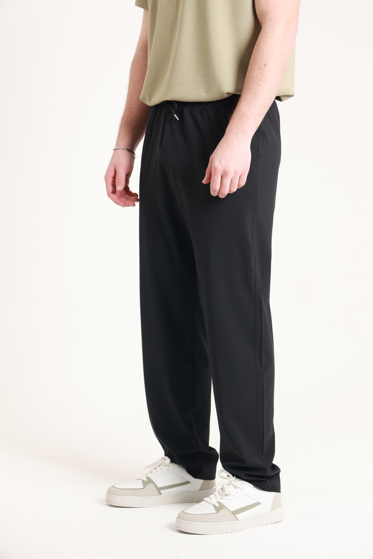 بنطلون رياضي رجالي فضفاض من قماش المظلة بقصة واسعة...