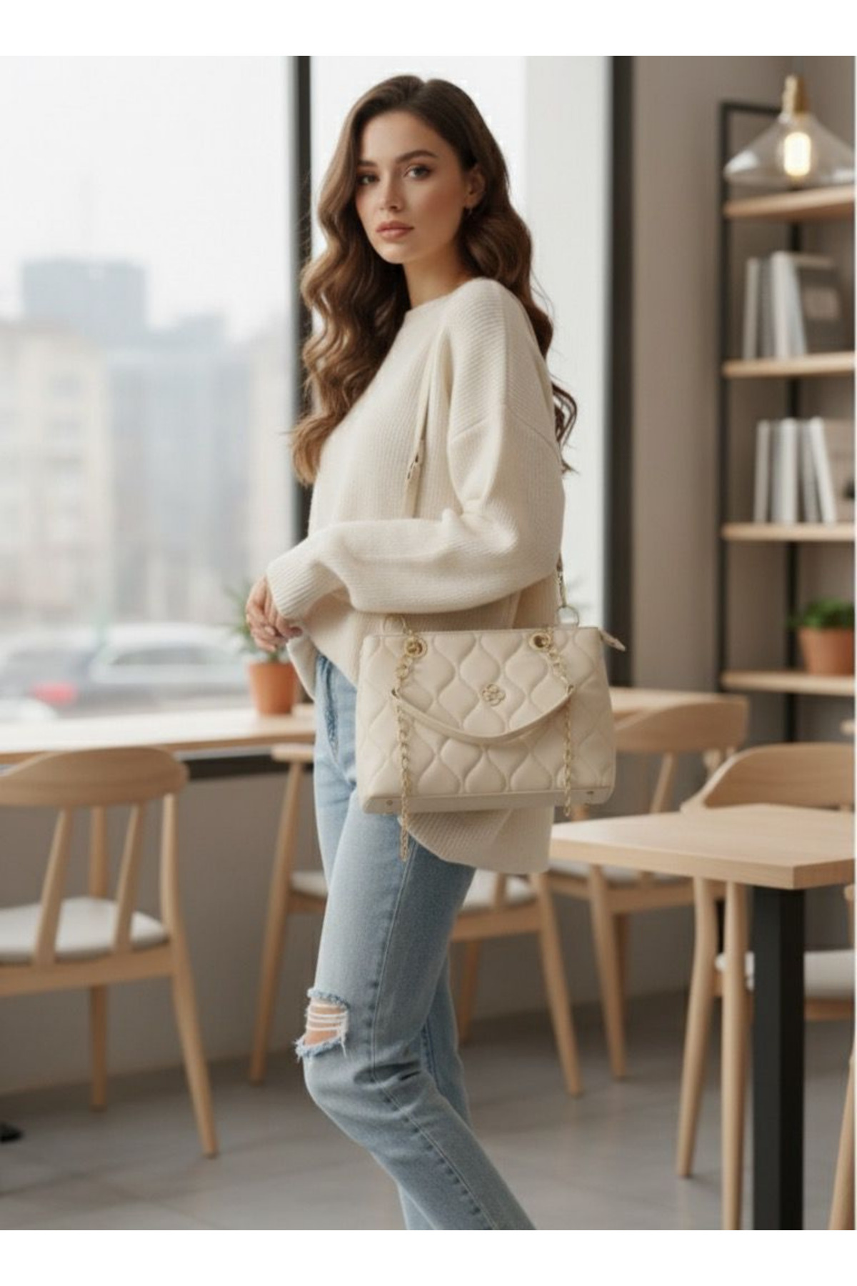 حقيبة كتف نسائية من الجلد المبطن باللون الكريمي -...