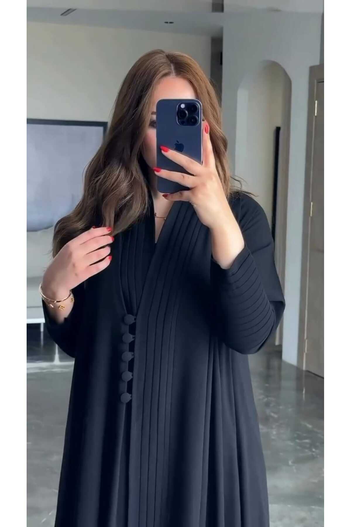 عباية رسمية وانيقة وبتفاصيل كسره من الأمام وعلى ال...