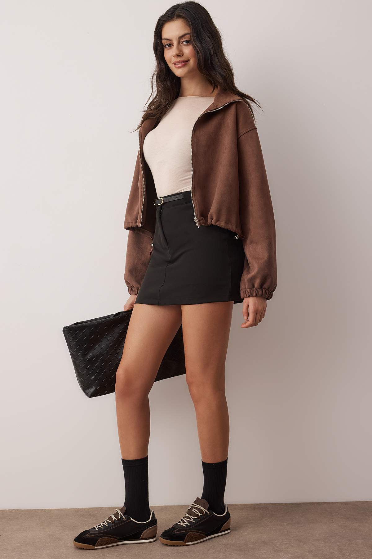 Trendyolmilla  Siyah Kemerli Etek Görünümlü Mini Şort & Bermuda TWOAW26SR00055 - Görsel 2