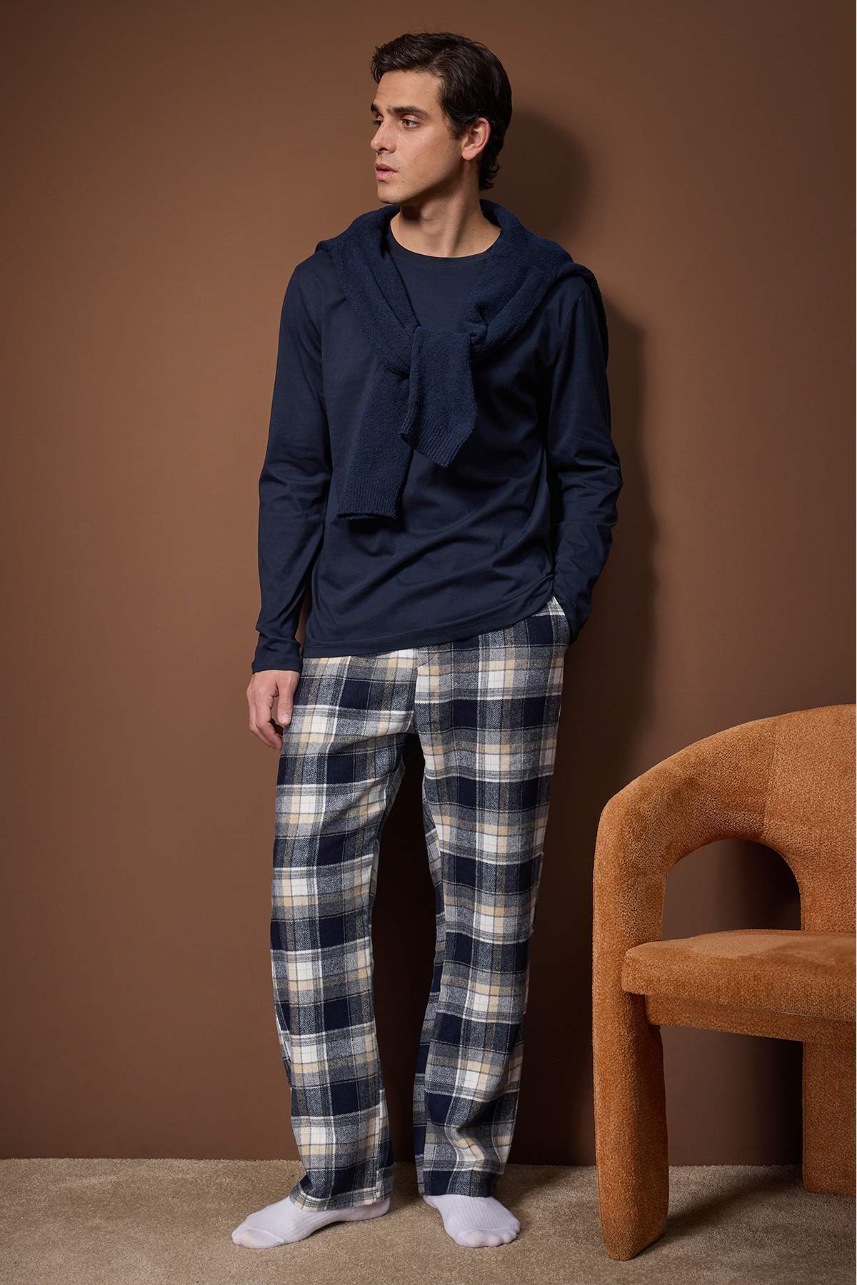 Trendyolmilla Man Lacivert Regular Ekose / Kareli Dokuma Pijama Takımı TMNAW26PT00061