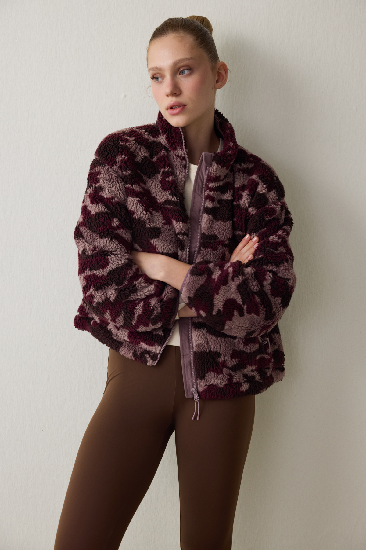 Penti Bordo Termal Etkili Kamuflaj Desenli Fermuarlı Dik Yaka Ceket