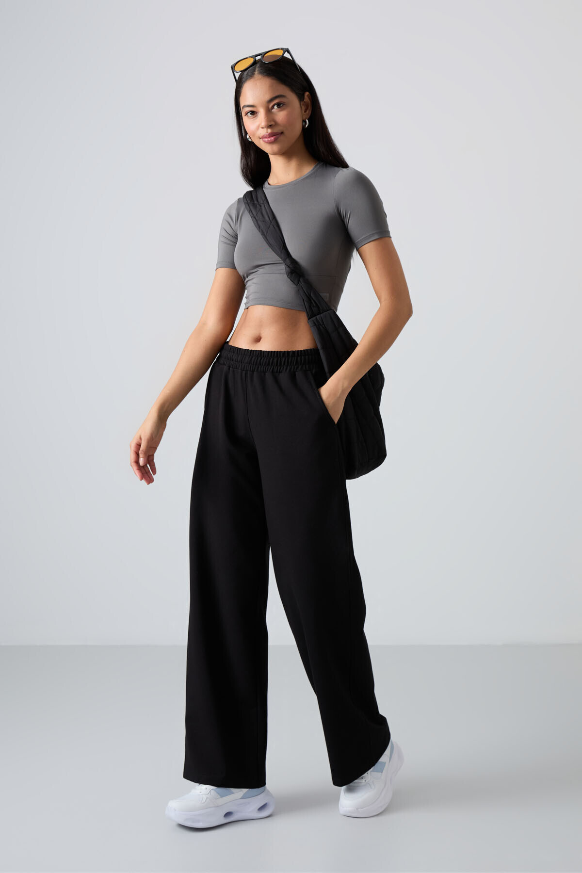 TOMMY LIFE  Siyah Yüksek Bel Cepli Rahat Form Geniş Paça Kadın Eşofman Alt - 94567 - Görsel 7