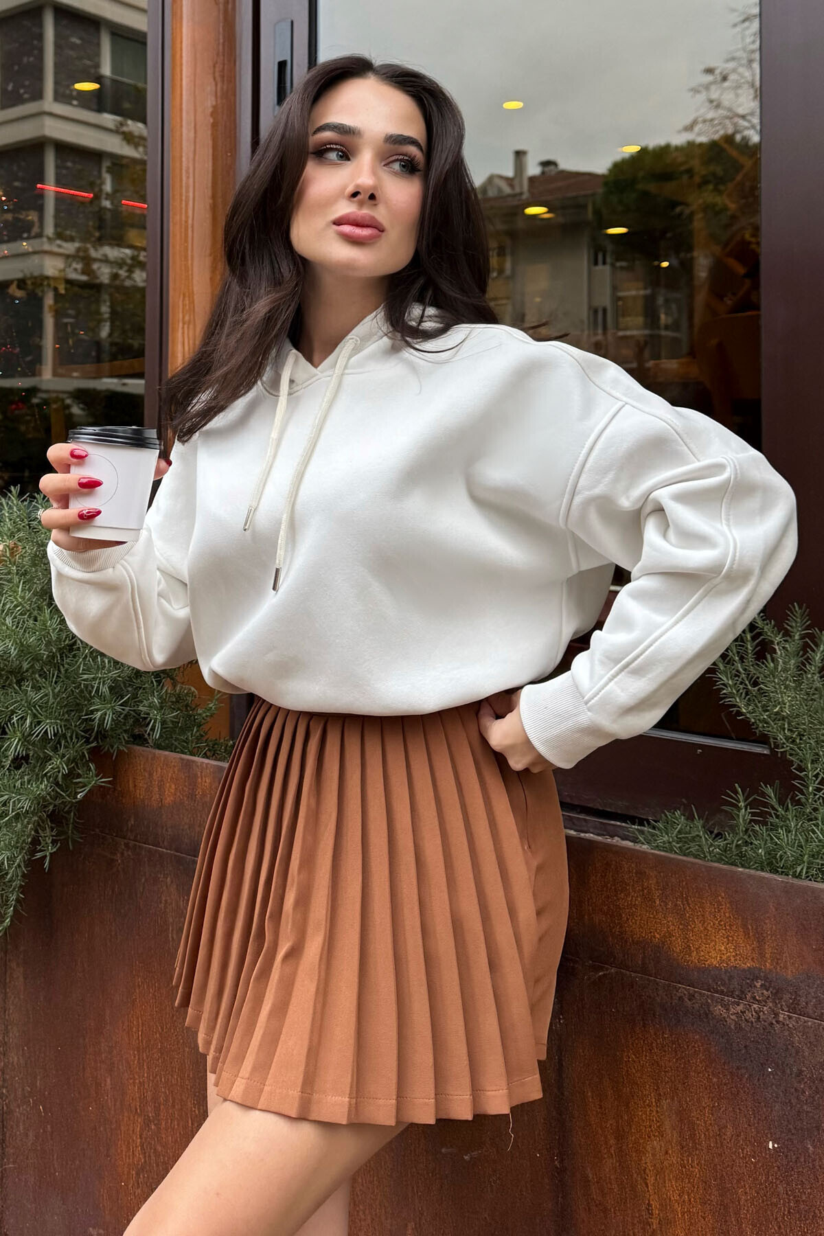 سویشرت تونیک کلاهدار فرم راحت رنگ اکرو Reglan Kol Basic - 97242