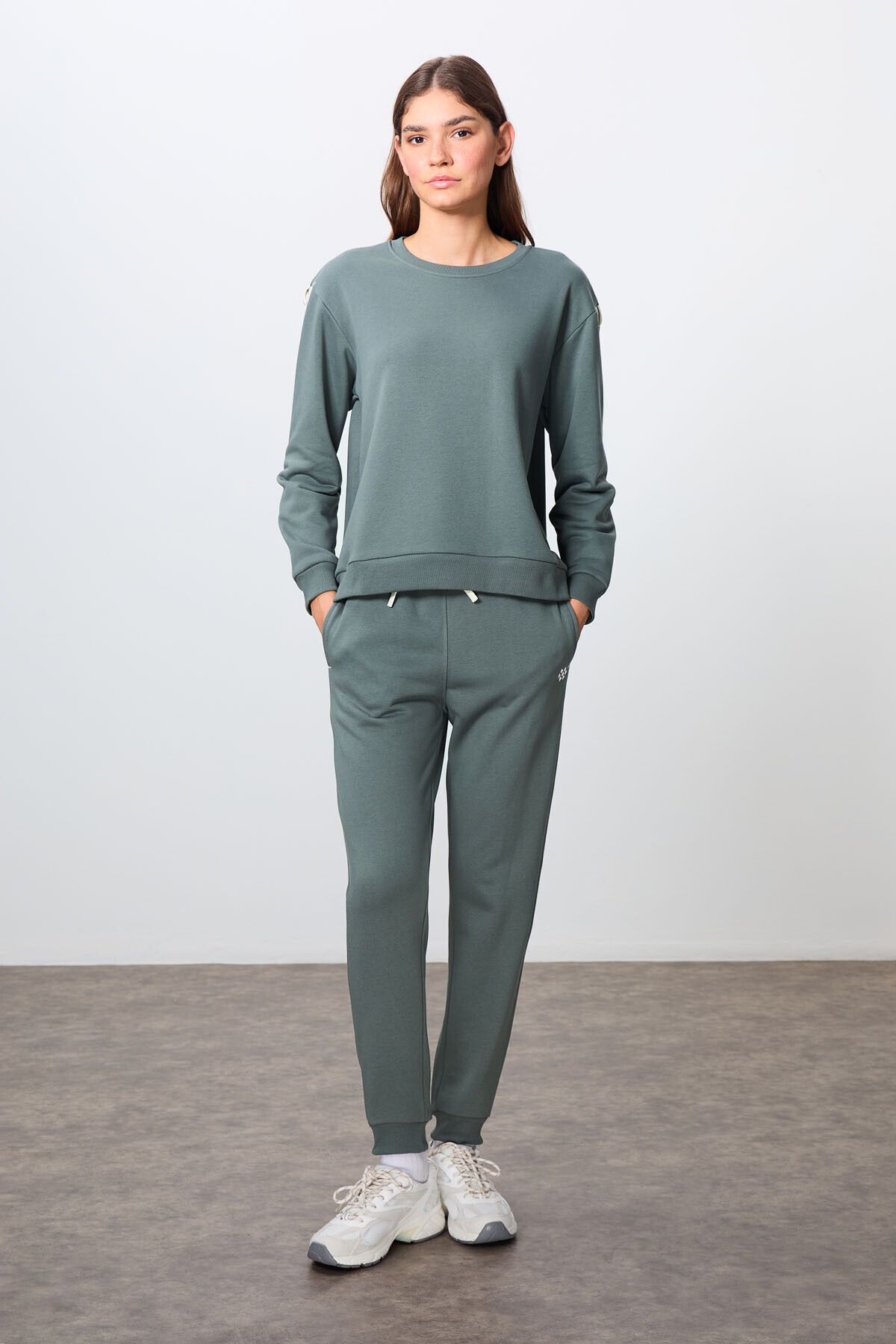 Khaki Compact Cotton Thick Smooth Textured O-Neck Oversize Fit Women's Tracksuit - 95341