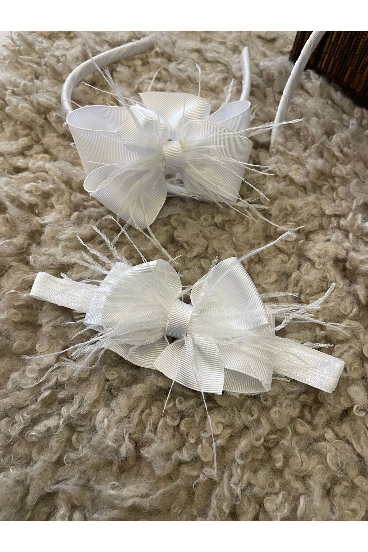 Rengarenk Minikler Beyaz Tuylu Fiyonklu Anne Bebek Lohusa Taç Takımı – Taç – Taç – Taç fotoğrafı 5 (önizleme)