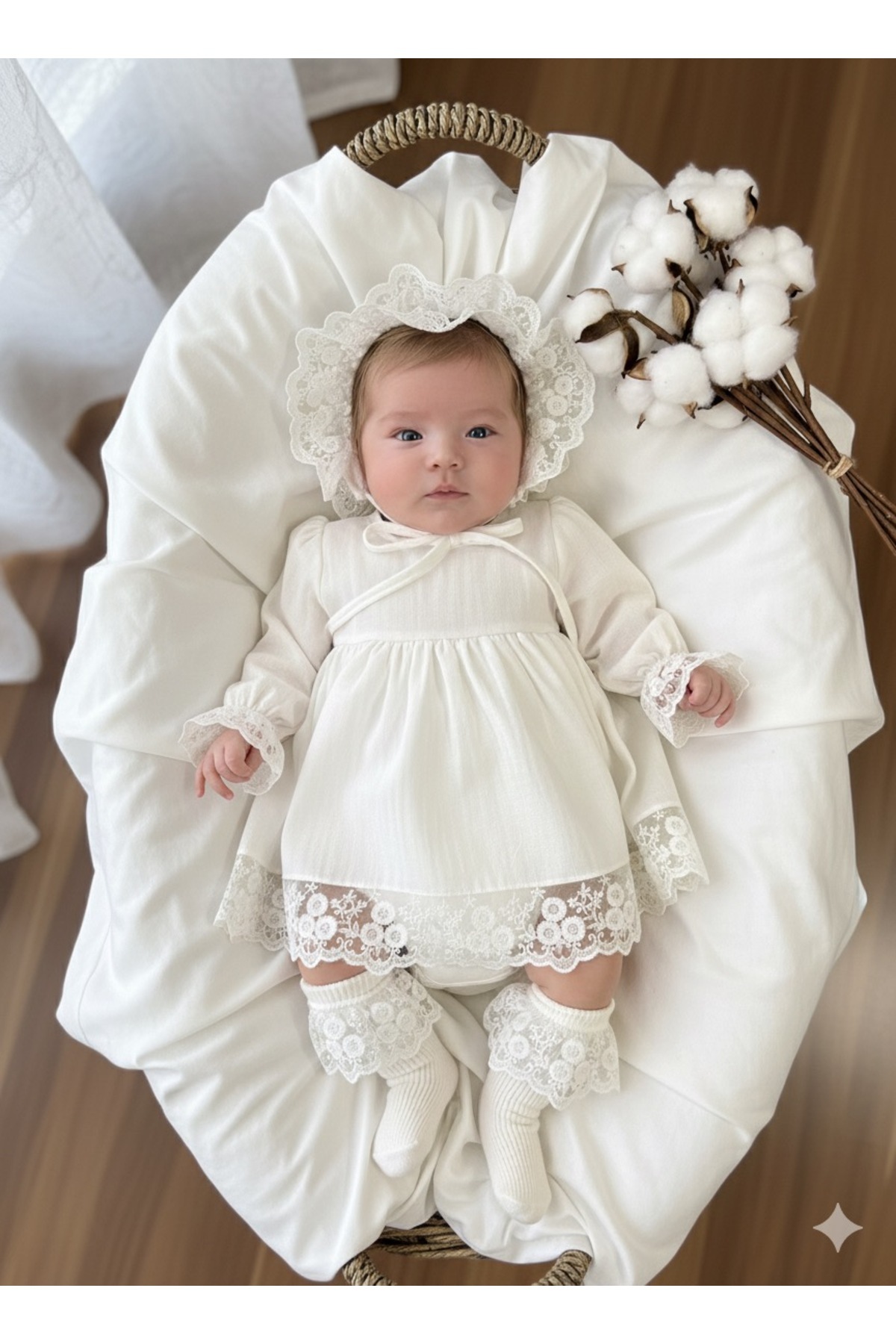 طقم فستان أطفال من قماش الموسلين العضوي مزين بالدا...