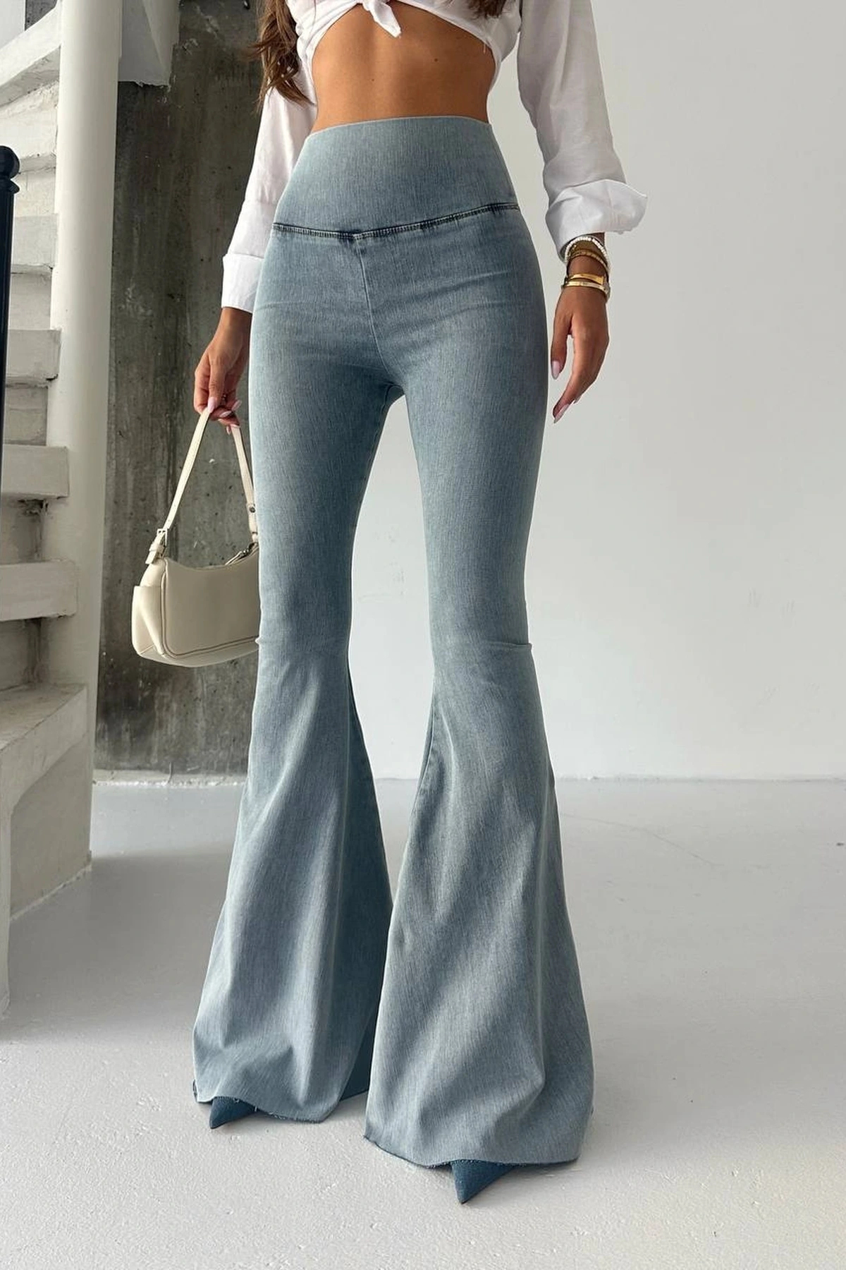 Harmony  Buz Mavi Extra Geniş Paça Tayt Formunda Yüksek Bel Likralı İspanyol Jeans - Görsel 3