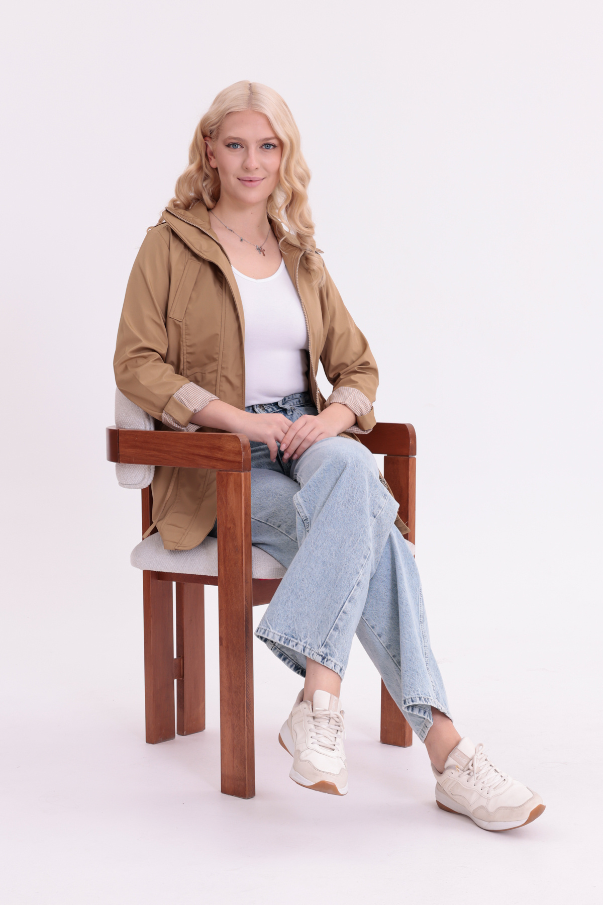 KADIN KUŞAKLI KAHVERENGİ YAĞMURLUK