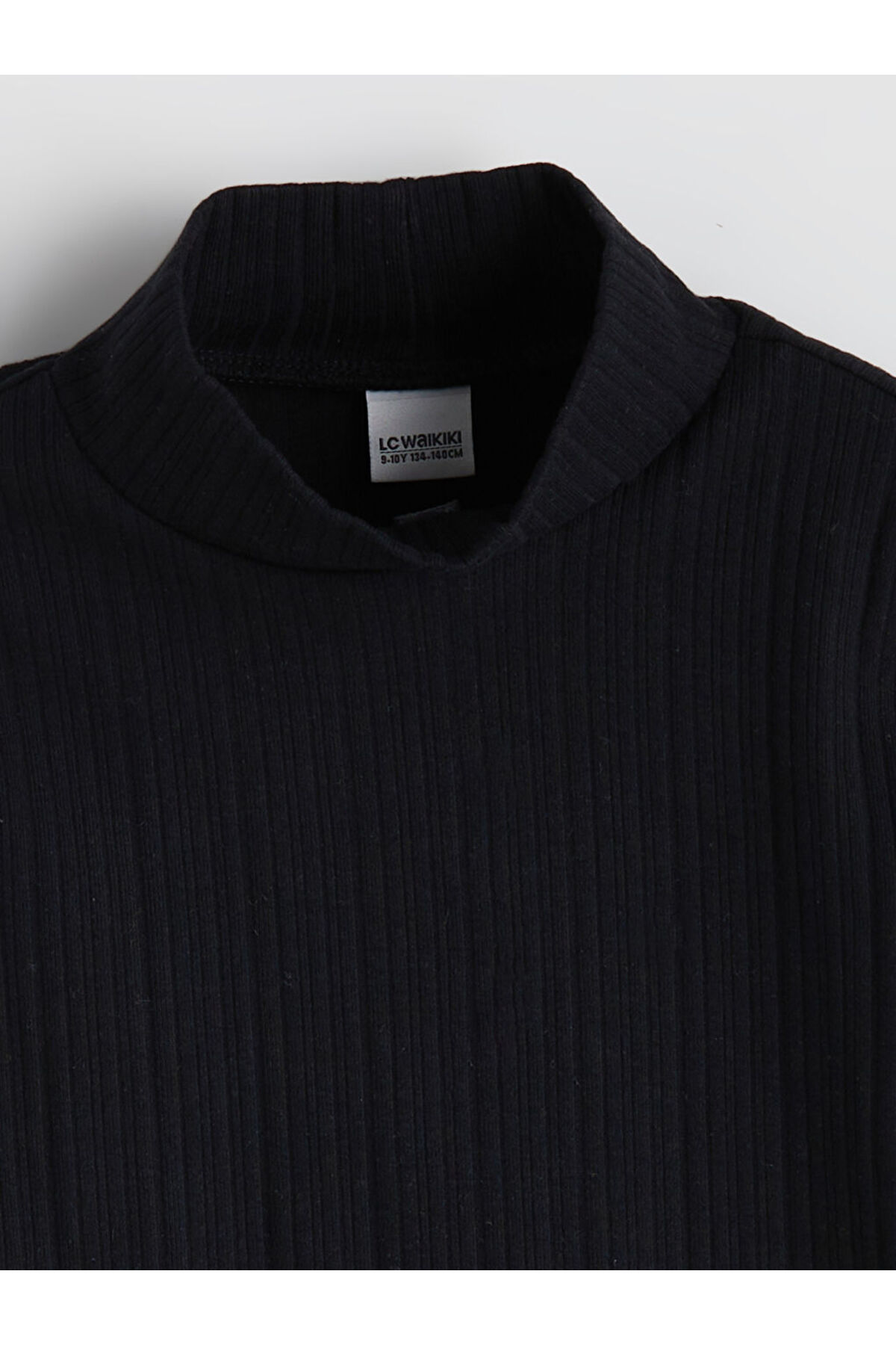 LC Waikiki Siyah Balıkçı Yaka Kız Çocuk Triko Kazak fotoğrafı 2 (önizleme)