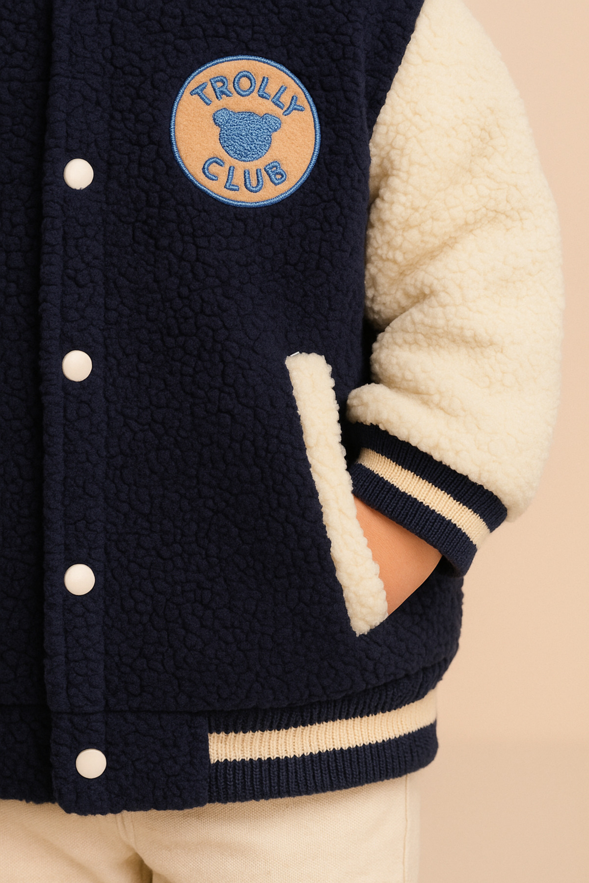 eradkids Erkek Bebek Peluş Kolej Ceketi Lacivert – Trolly Club Nakışlı, Yumuşak Polar Kumaş fotoğrafı 4 (önizleme)