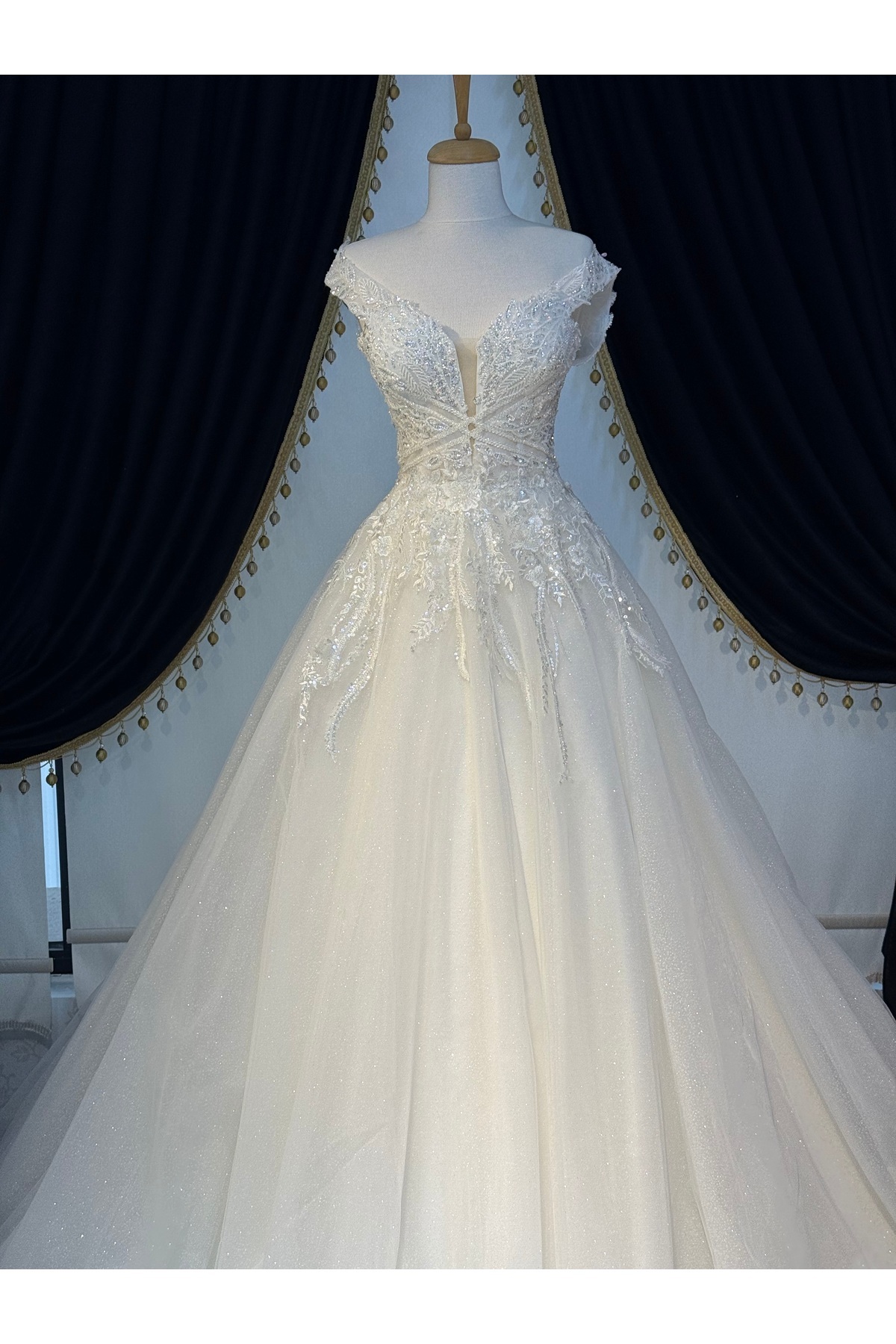 Miss Monalisa Moda Dantelli İşleme Detaylı Gelinlik