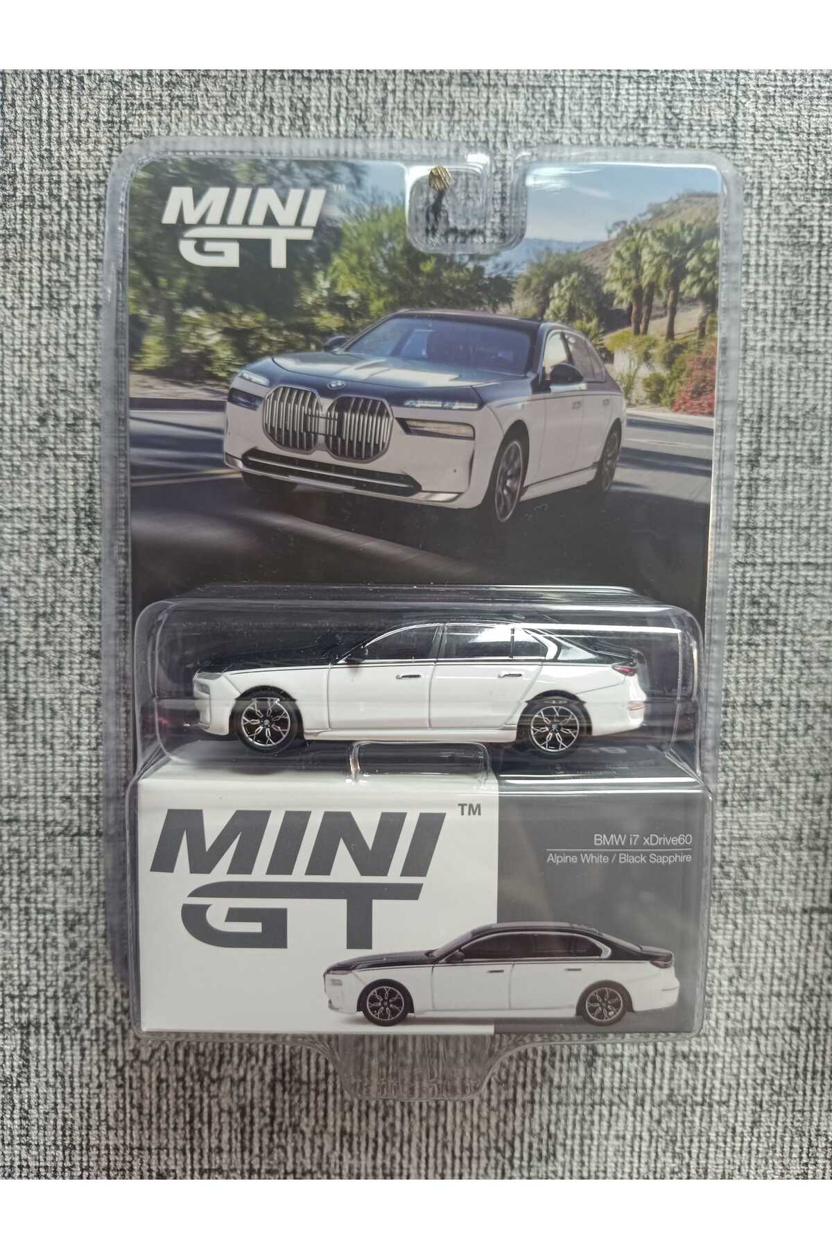 1/64 MINI GT BMW2台セット　開封品 mini gt 1:64 BMW i7 xDrive60 Alpine White / Black Sapphire Diecast