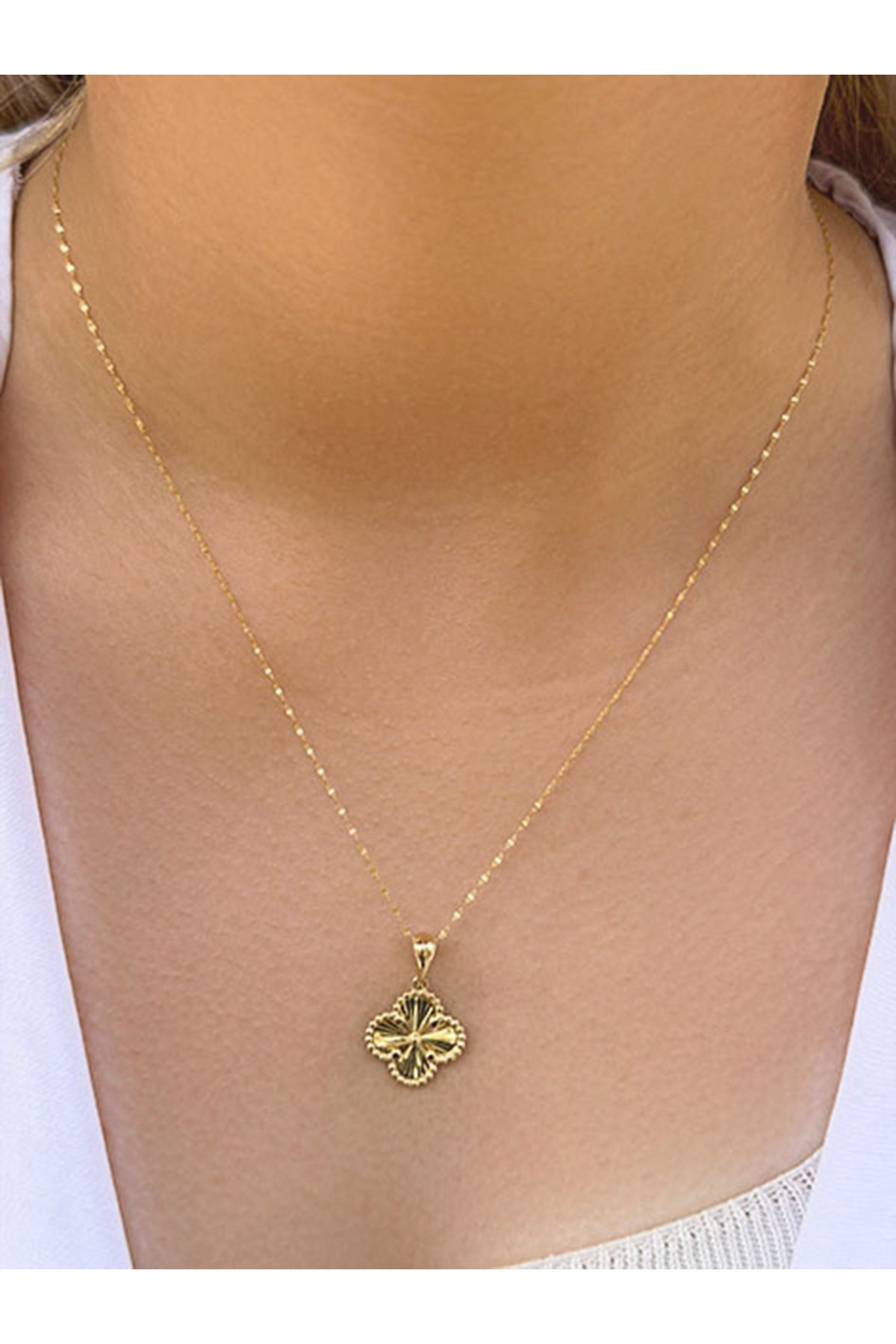 UZUNDAĞ KUYUMCULUK 14 Ayar Altın Yonca Full Altın Kolye